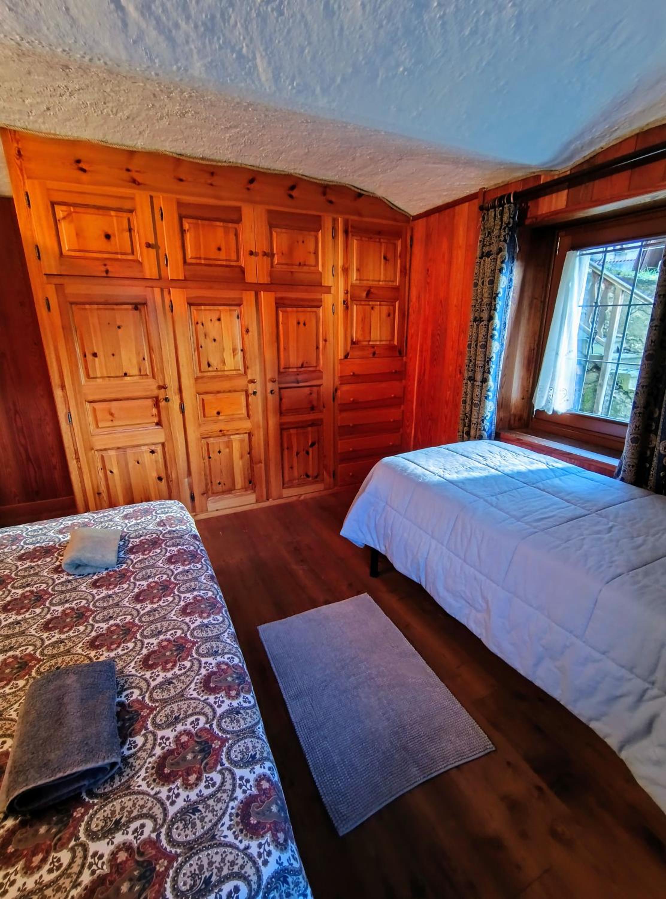 Three-Bedroom Apartment photo 1