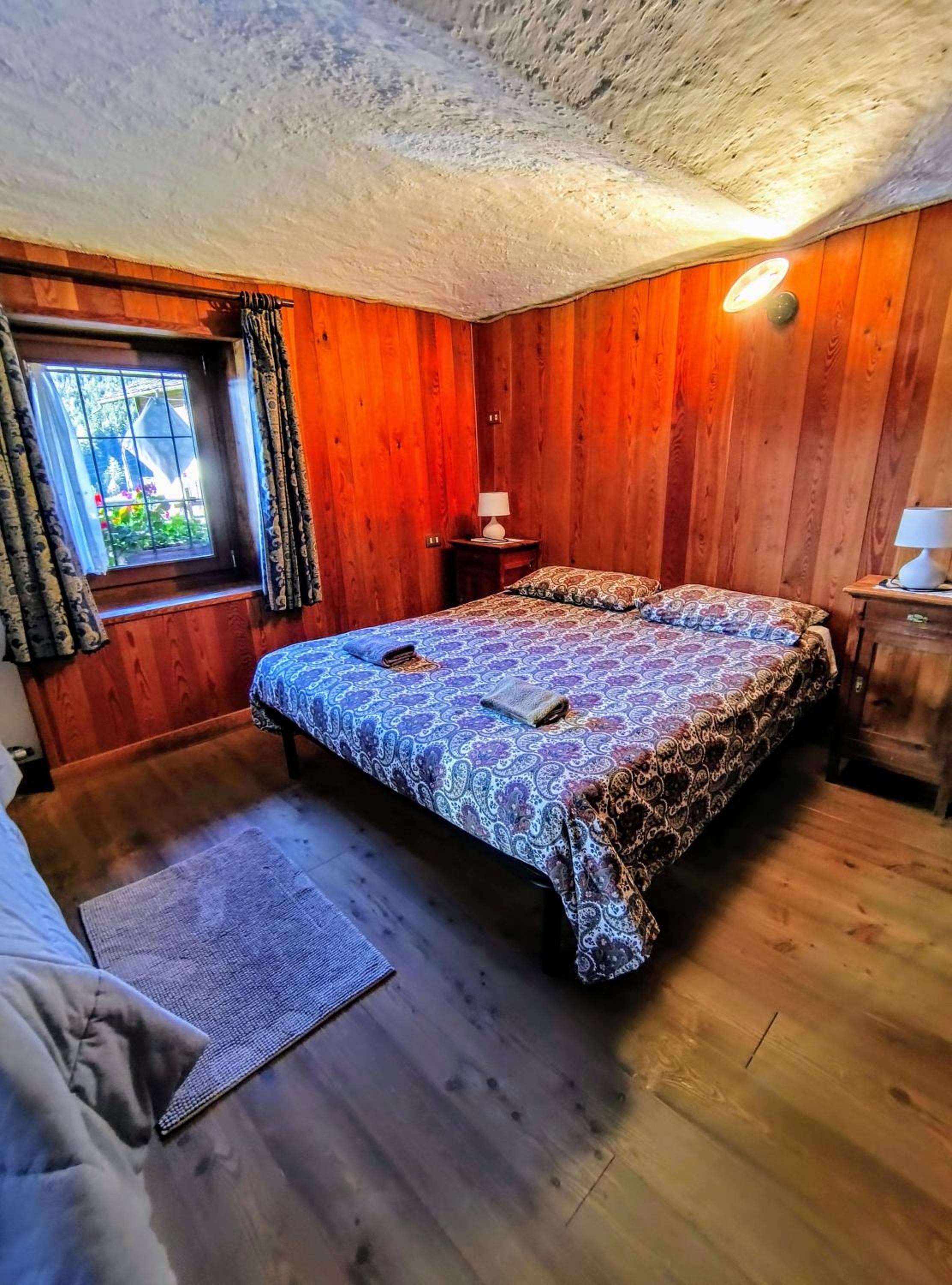 Three-Bedroom Apartment photo 2