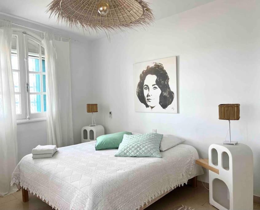 One-Bedroom House photo 1