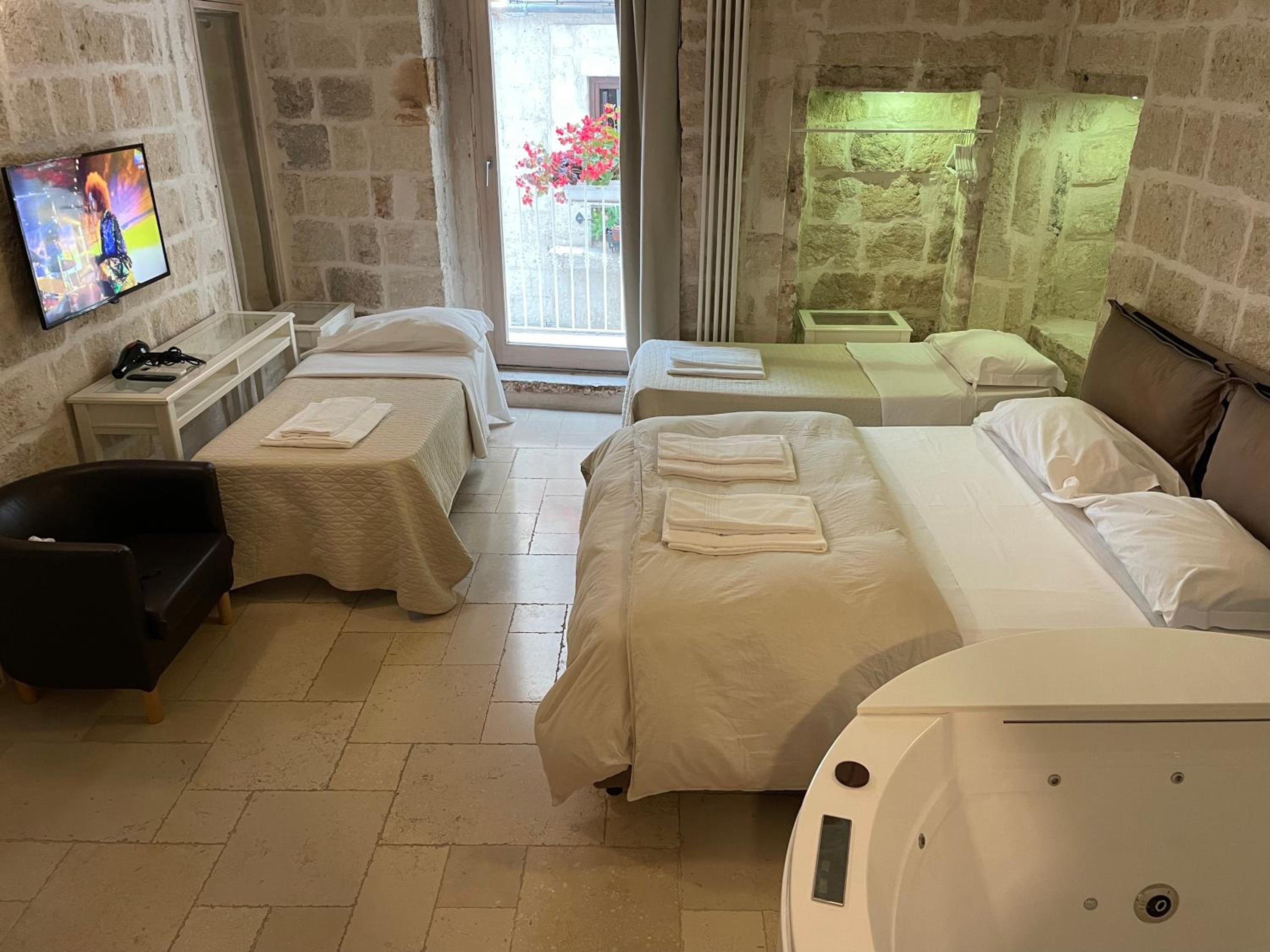 Suite with Spa Bath