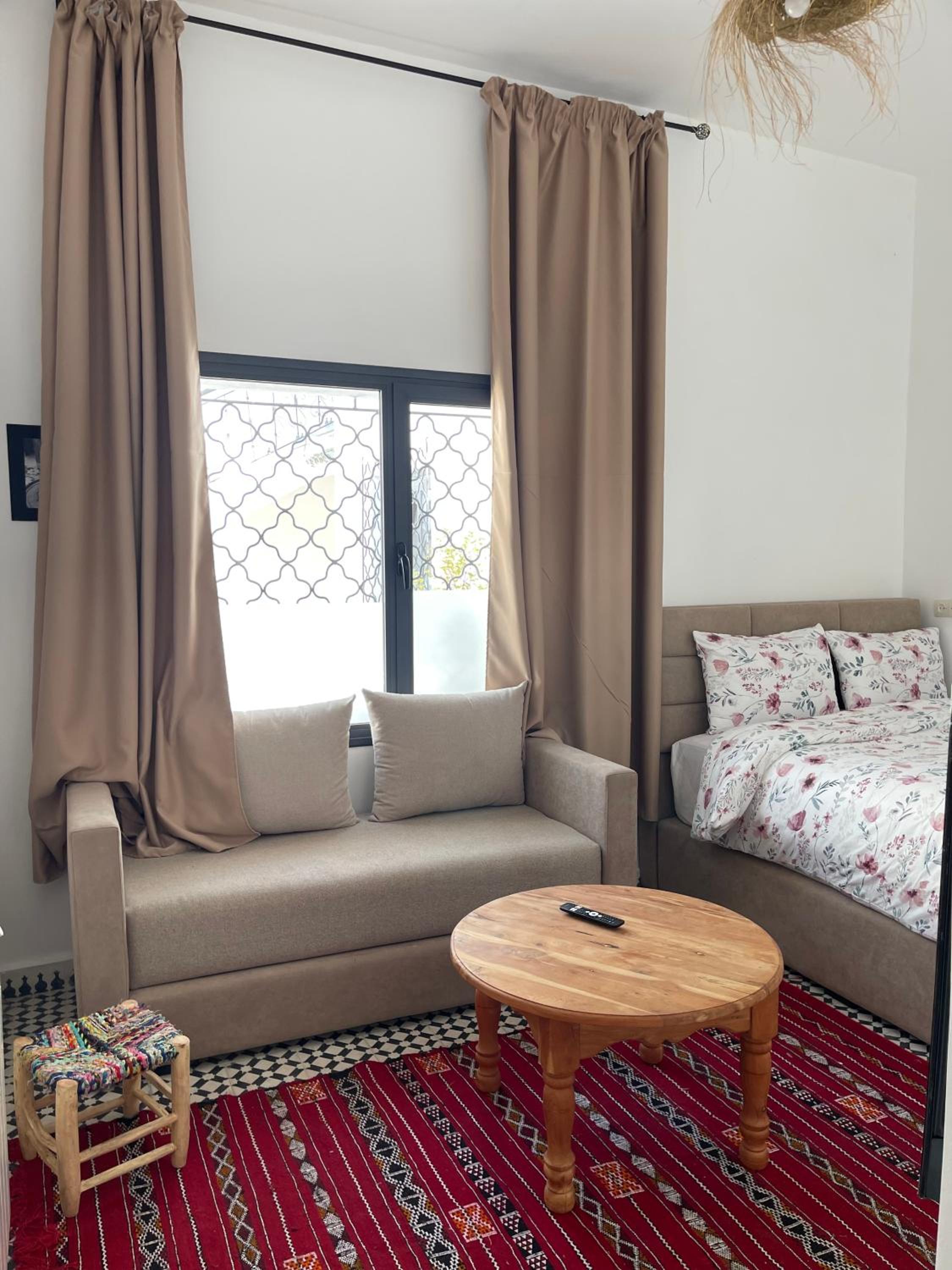 One-Bedroom Apartment photo 1
