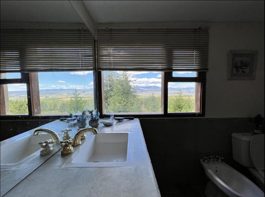 Standard Twin Room With Shared Bathroom photo 3
