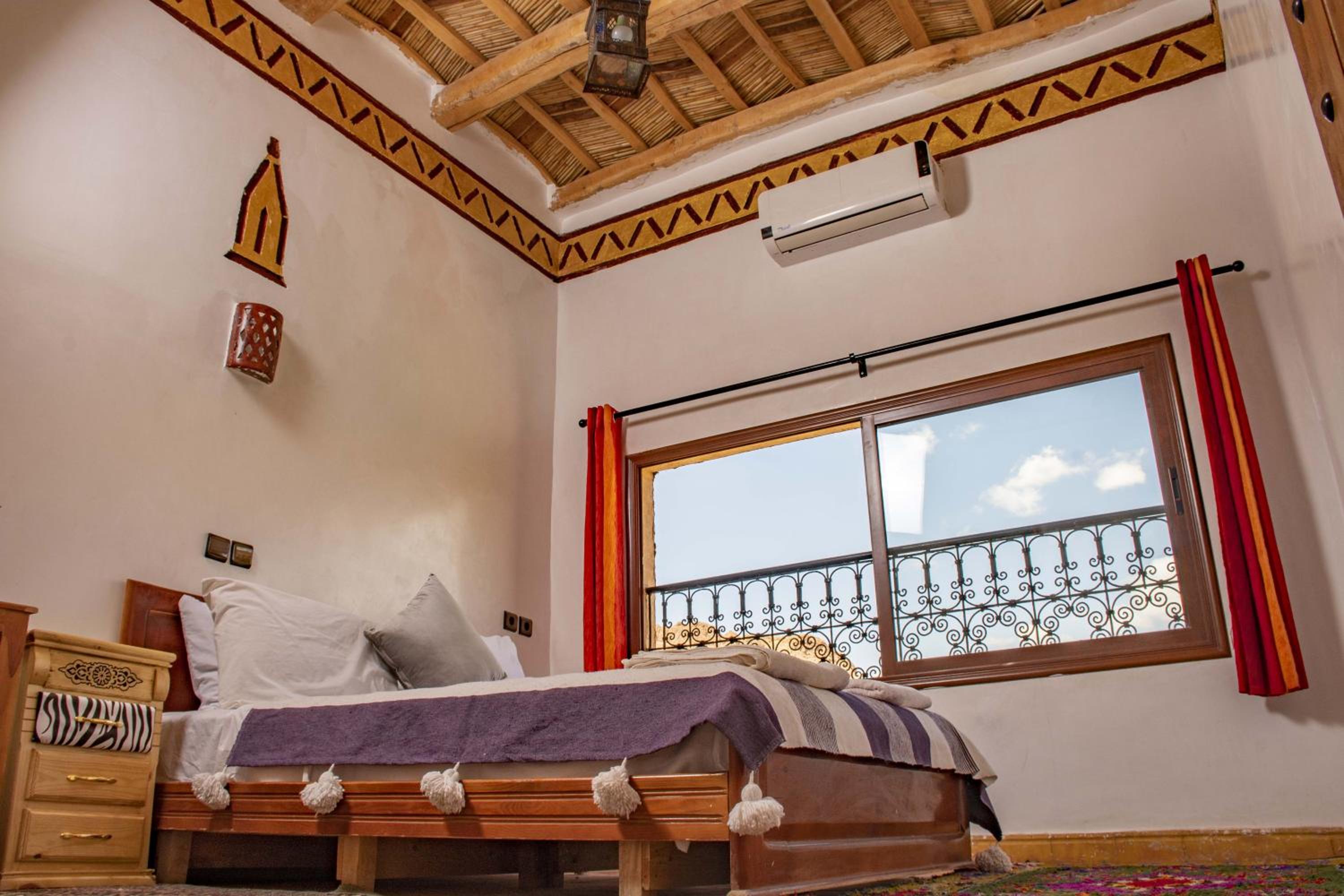 Large Double Room - Photo 1