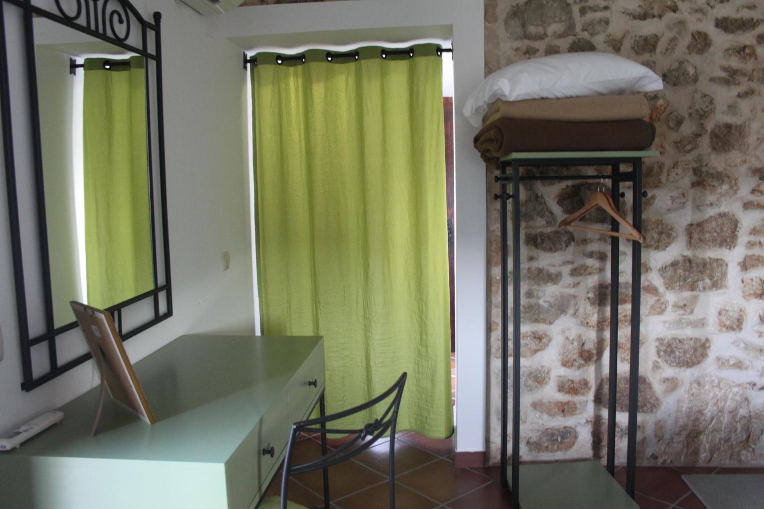 One-Bedroom House - Photo 88