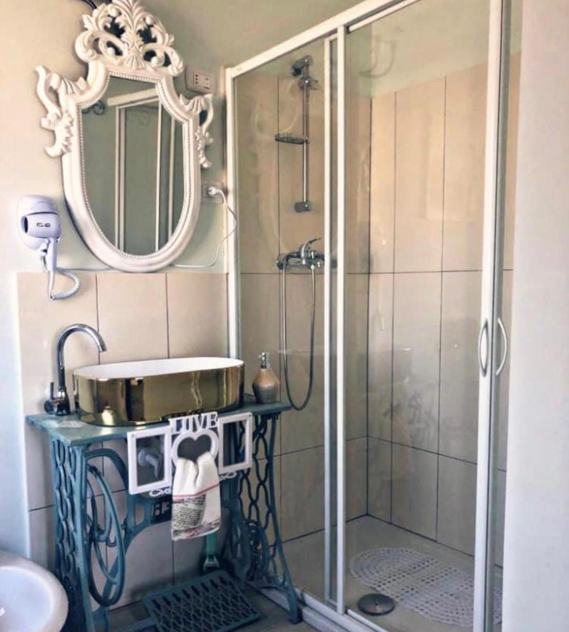 Basic Triple Room photo 2
