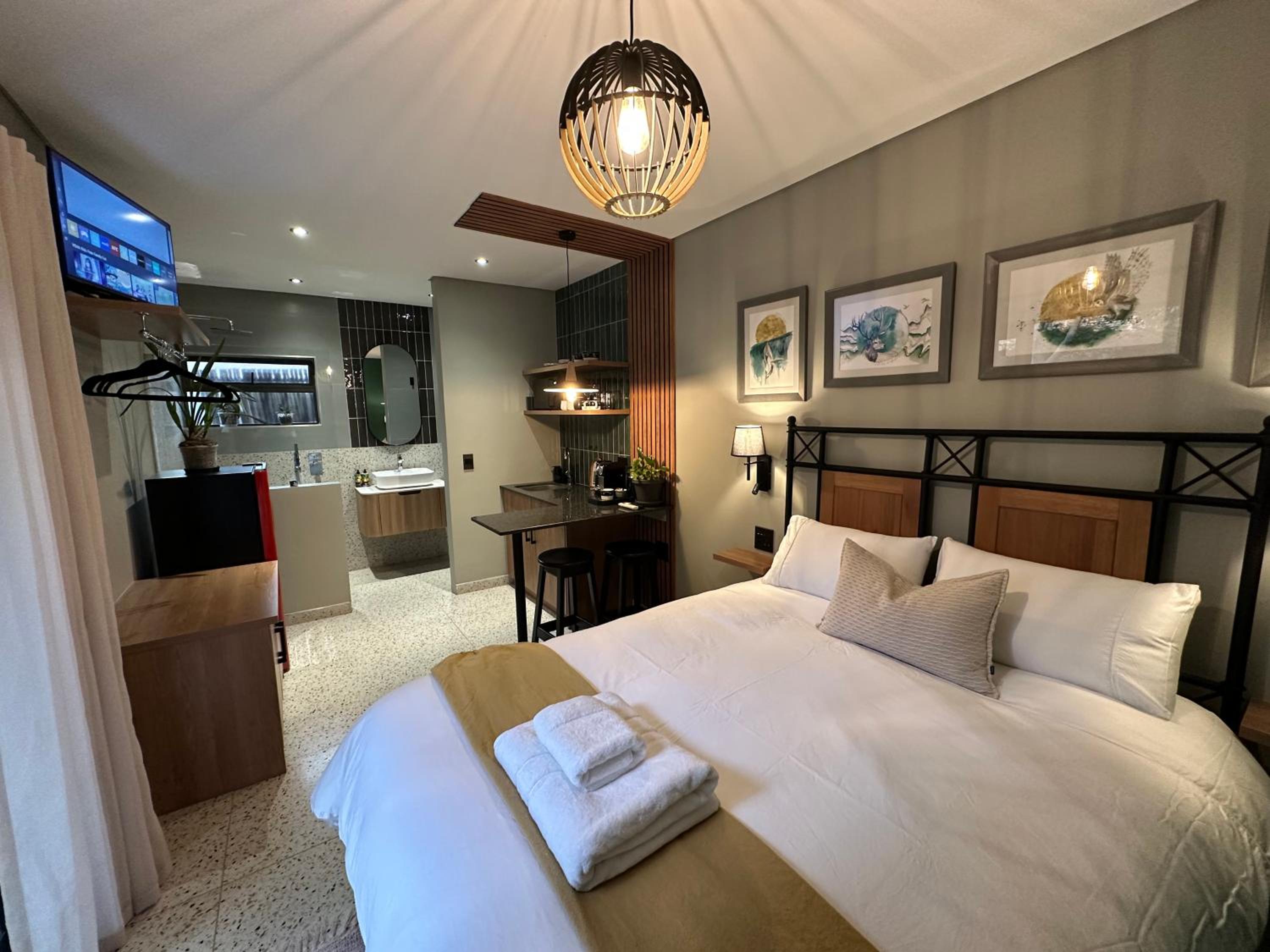 Deluxe Double Room with Shower