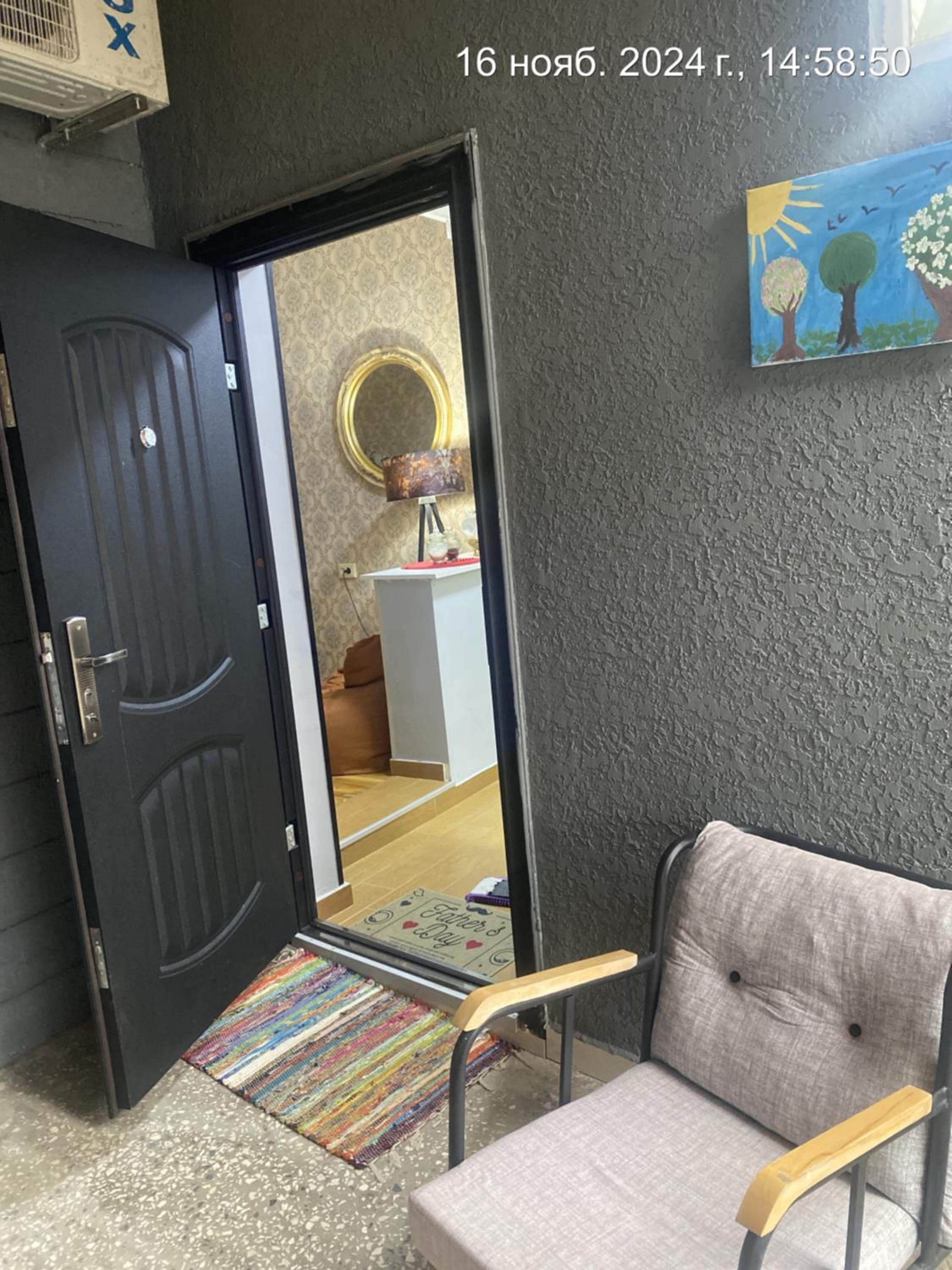 Apartment photo 2