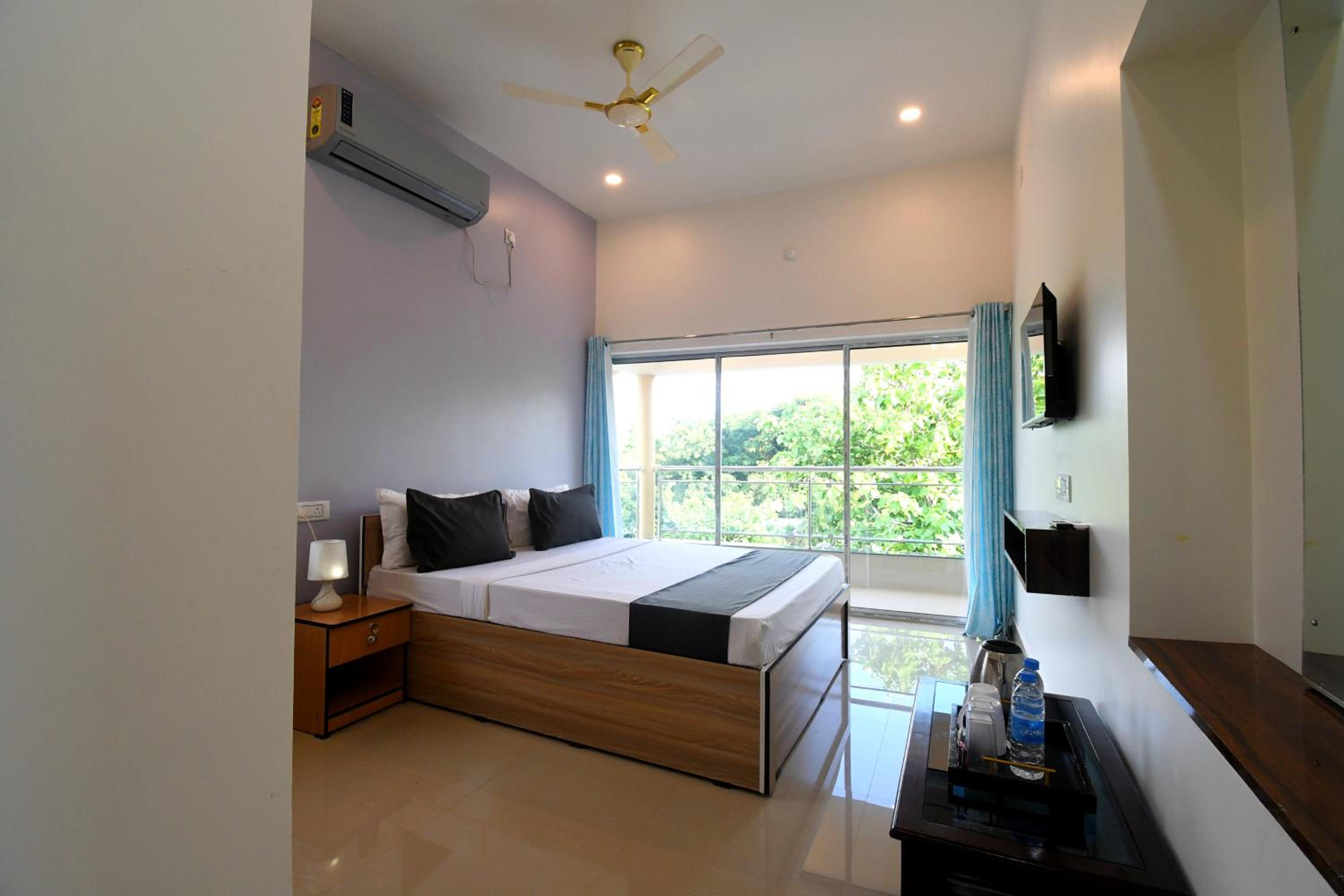 Studio With Balcony