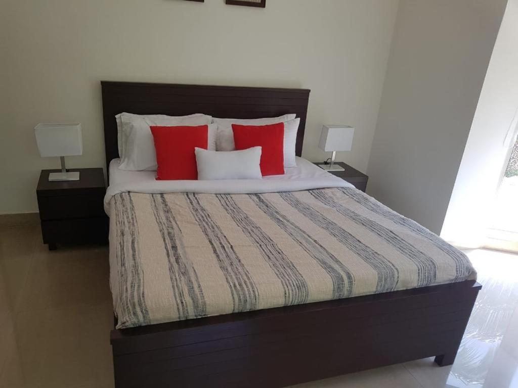 Three-Bedroom Villa photo 2