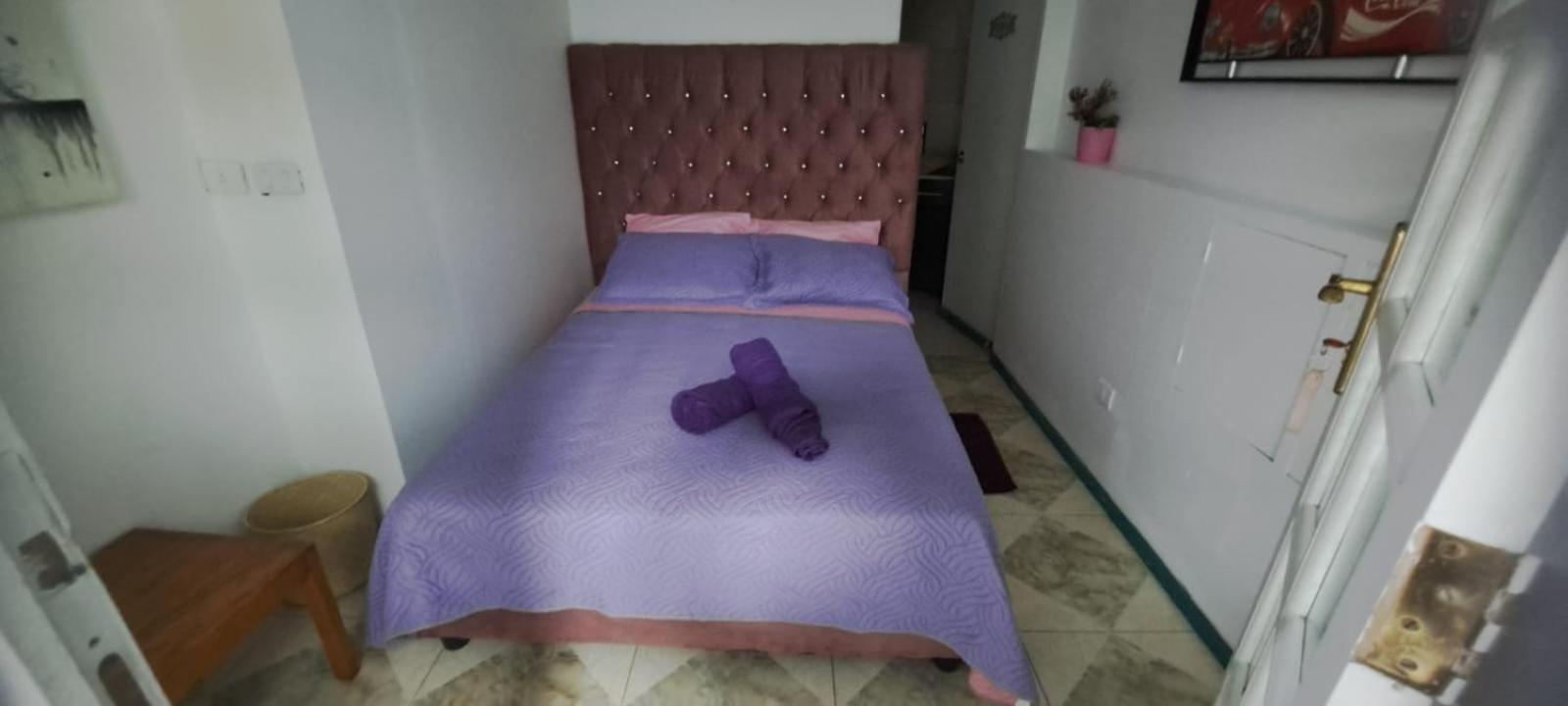 Budget Double Room - Photo 10