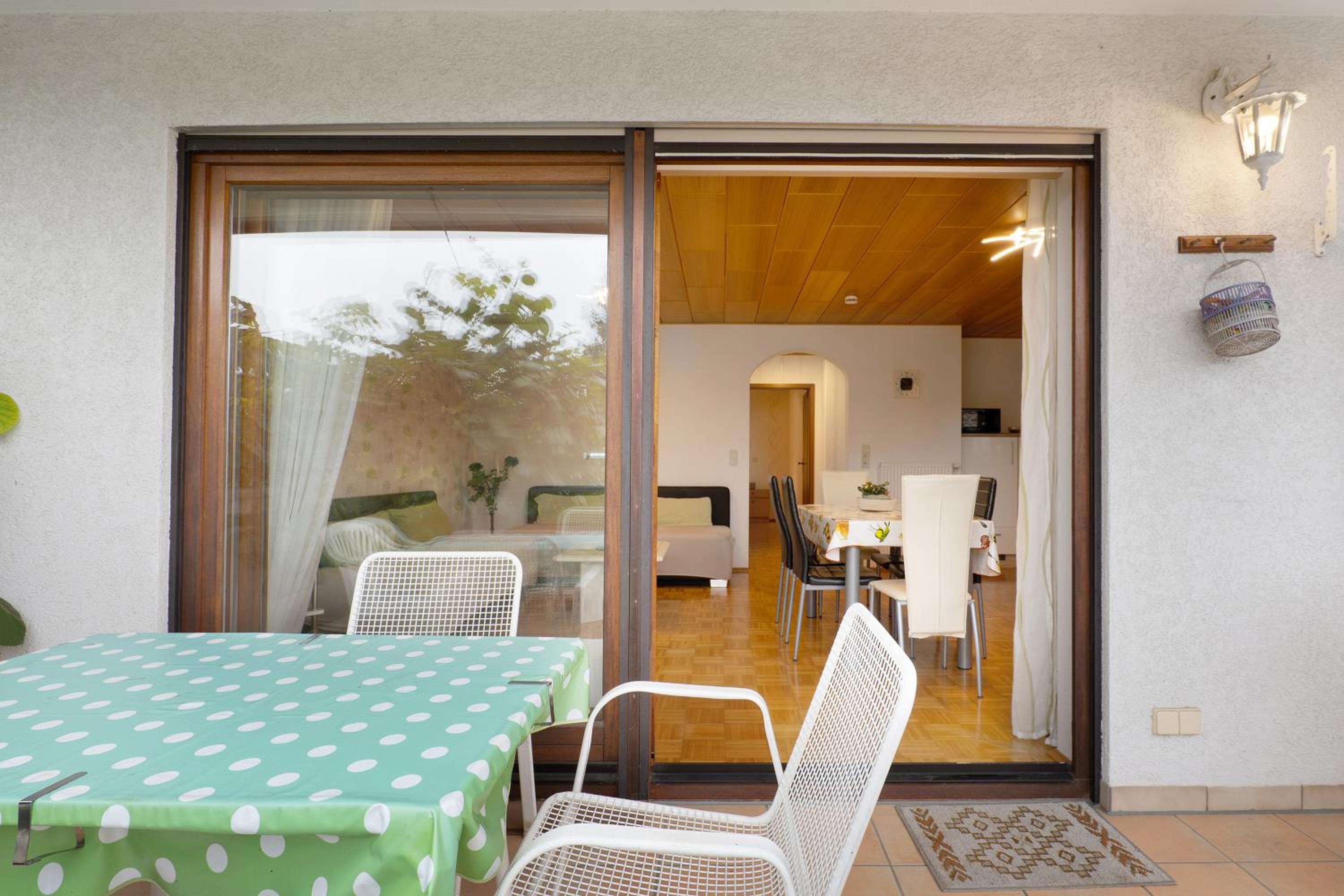 Two-Bedroom Deluxe Apartment with Garden View photo 2
