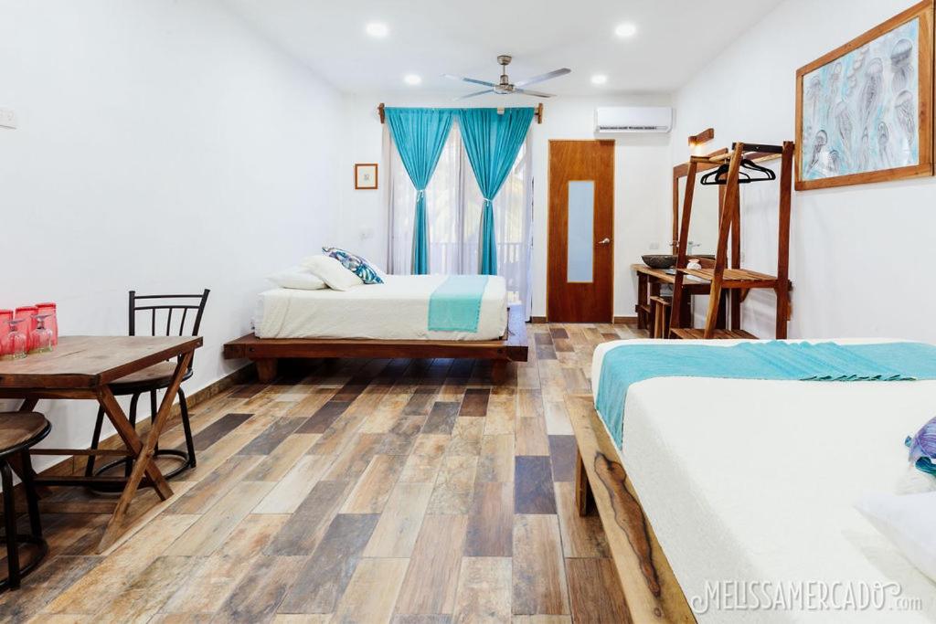 Twin Room with Balcony photo 2