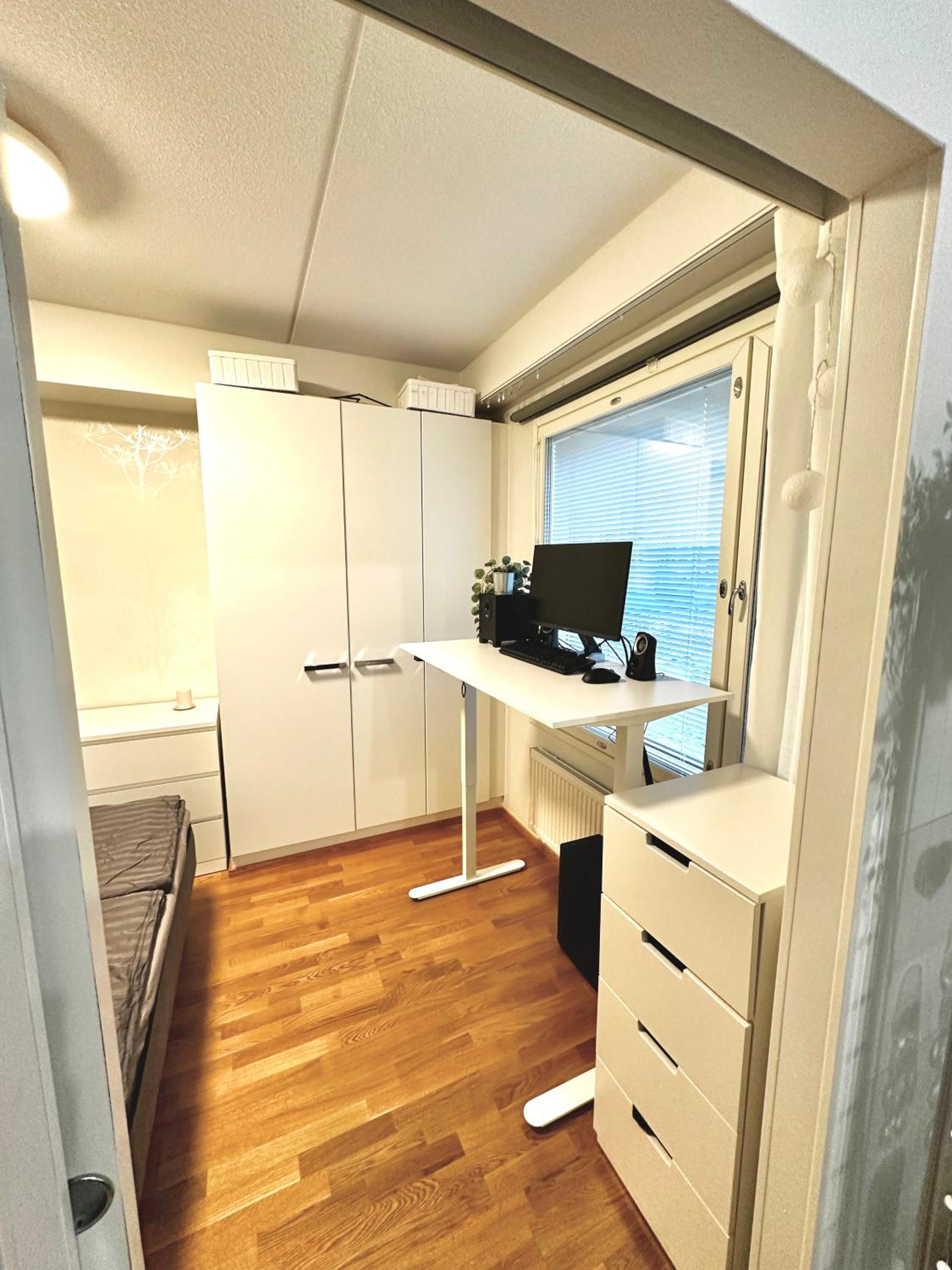 One-Bedroom Apartment photo 2