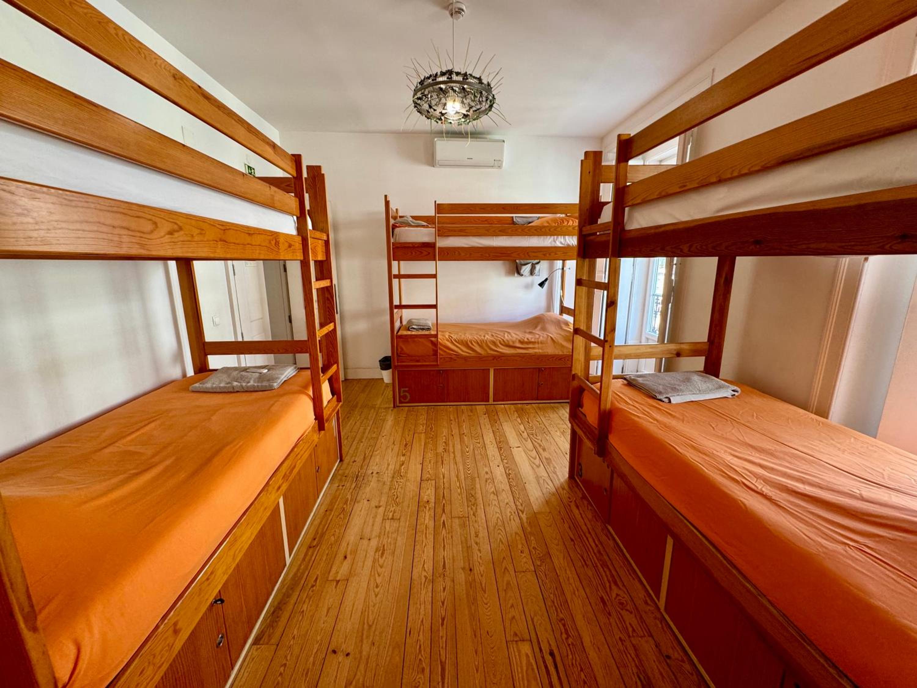 Bed in 6-Bed Female Dormitory Room photo 1