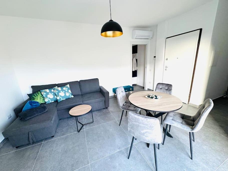 Two-Bedroom Apartment with Balcony photo 3
