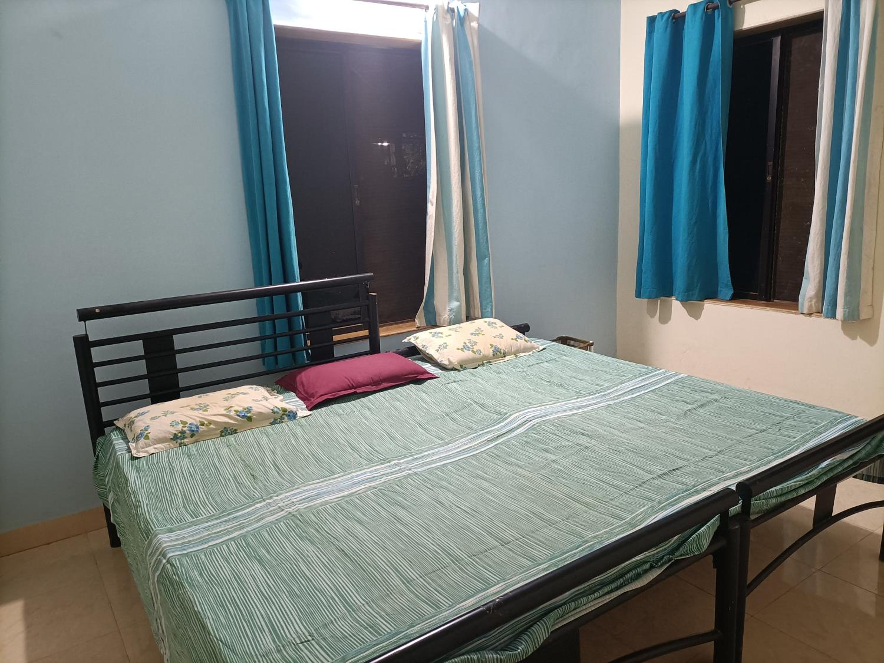 Three-Bedroom House photo 3