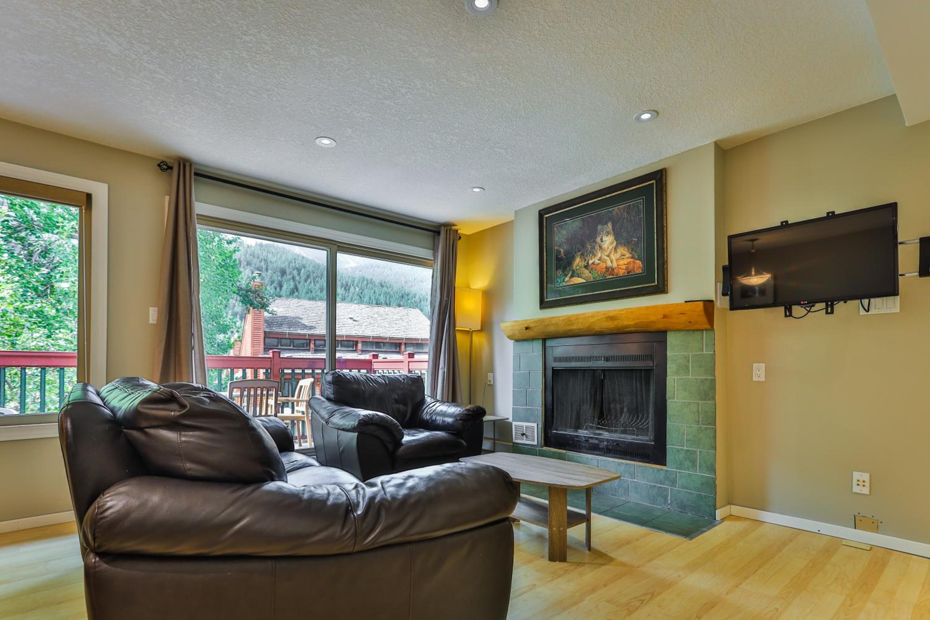 Two-Bedroom Apartment with Balcony photo 1