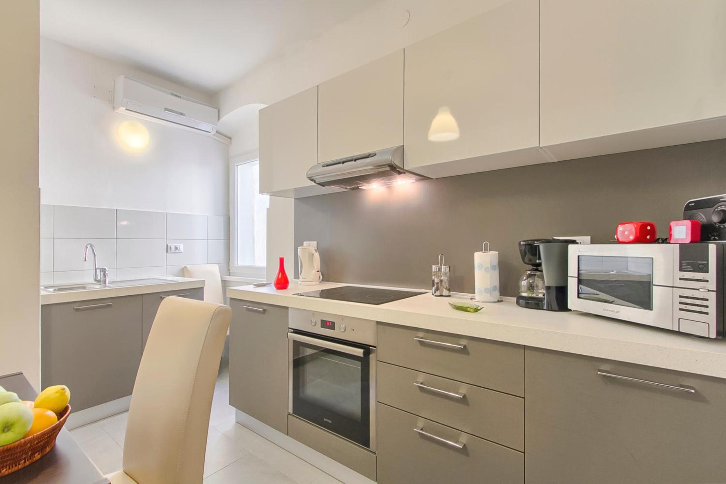 Three-Bedroom Apartment - Photo 6