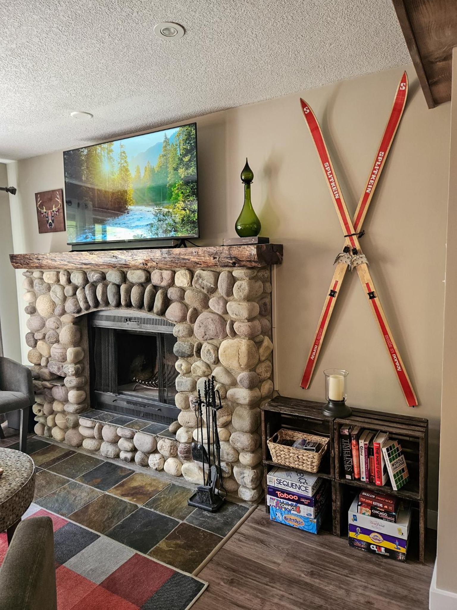 Three-Bedroom Apartment with Balcony photo 3