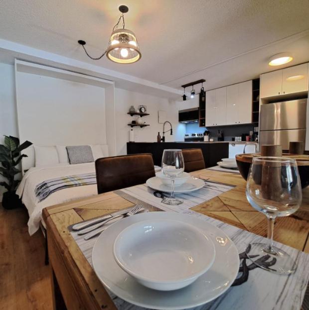 One-Bedroom Apartment with Terrace photo 2