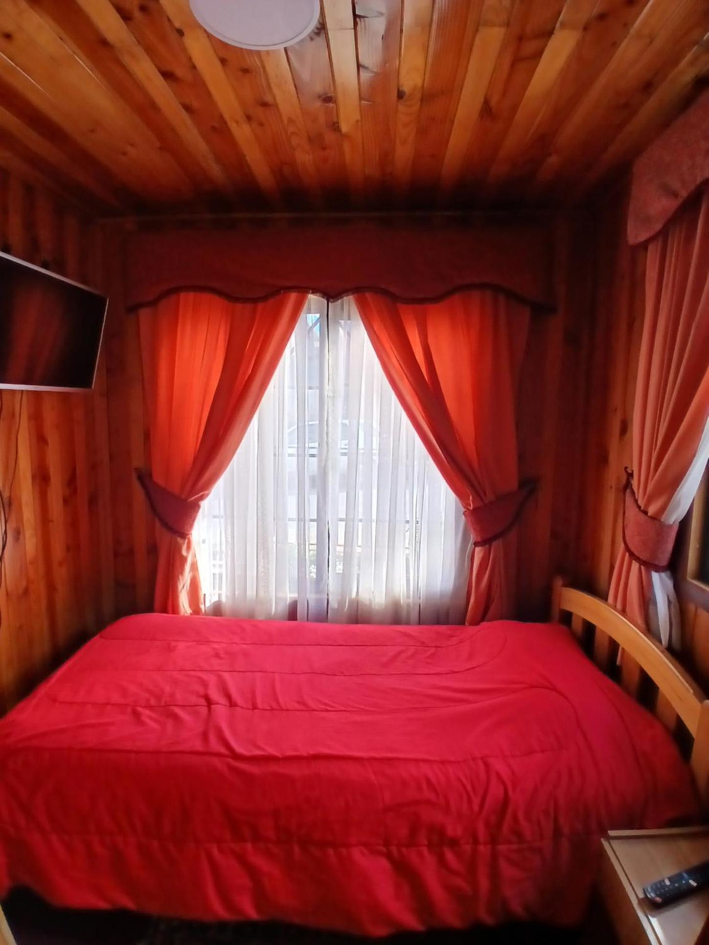 Single Room with Shared Bathroom photo 2