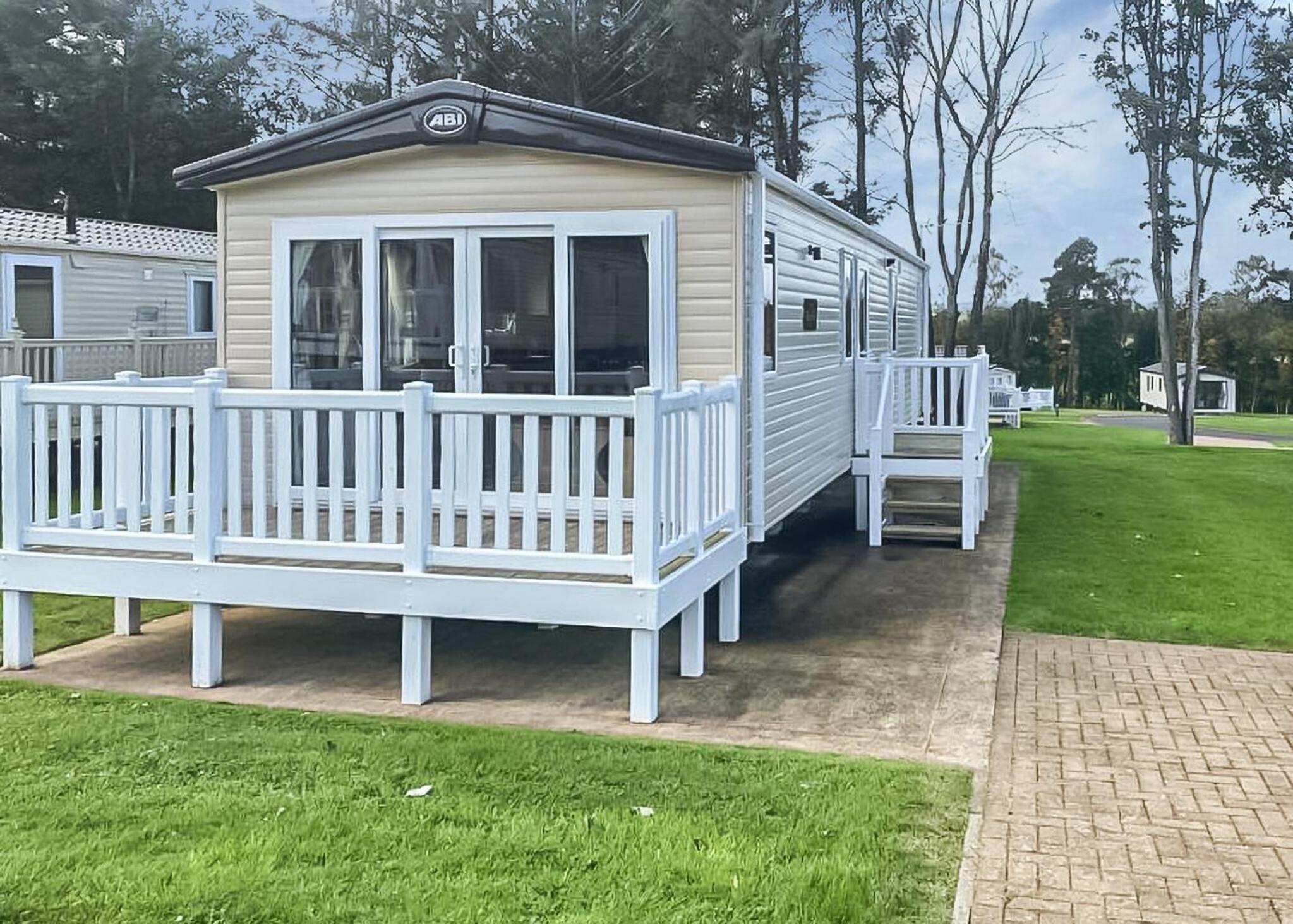 Mobile Home 4 photo 2