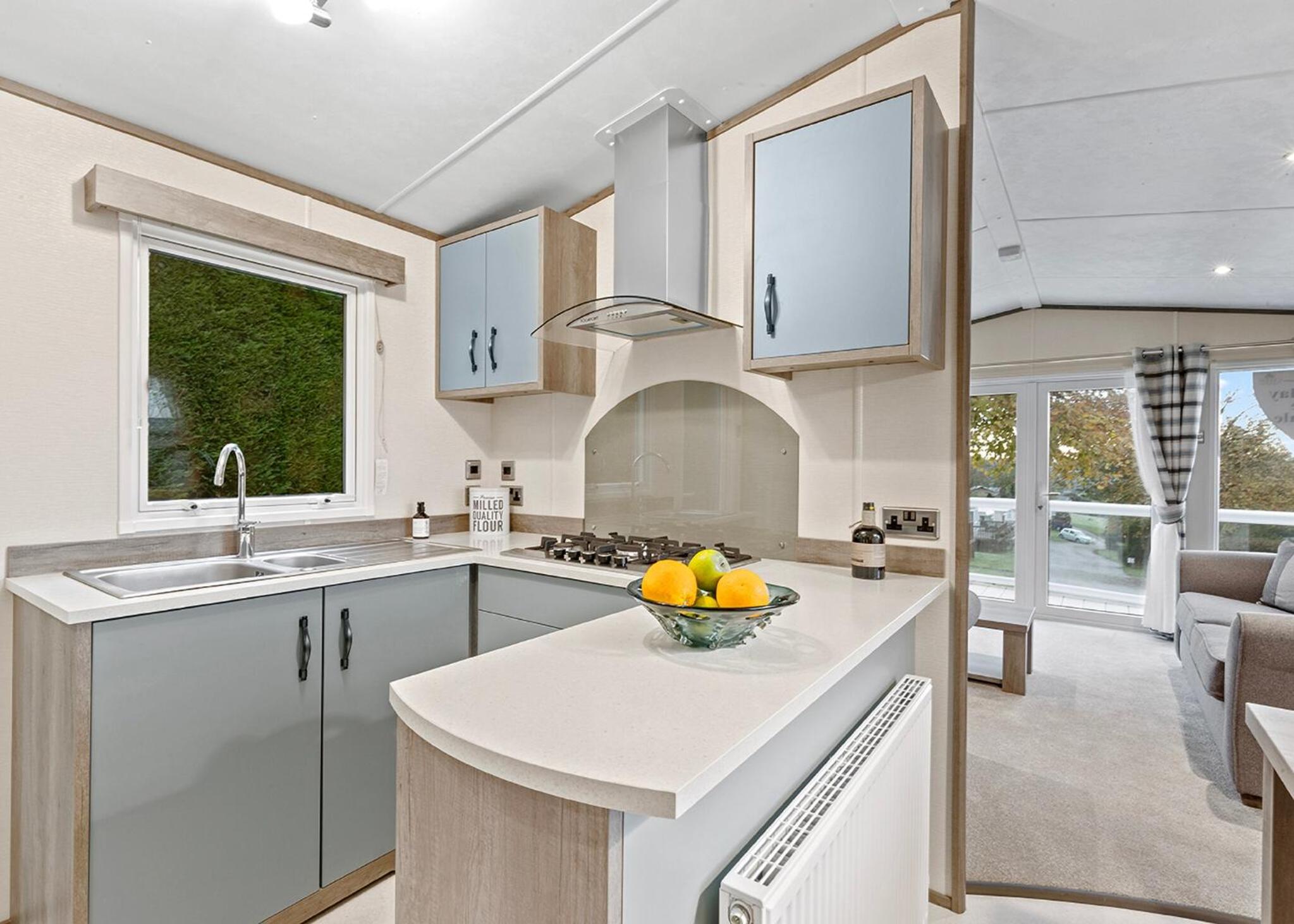 Mobile Home 2 photo 3