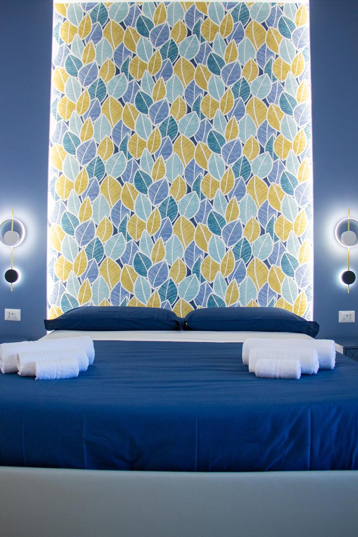 Deluxe Double Room with Balcony and Sea View