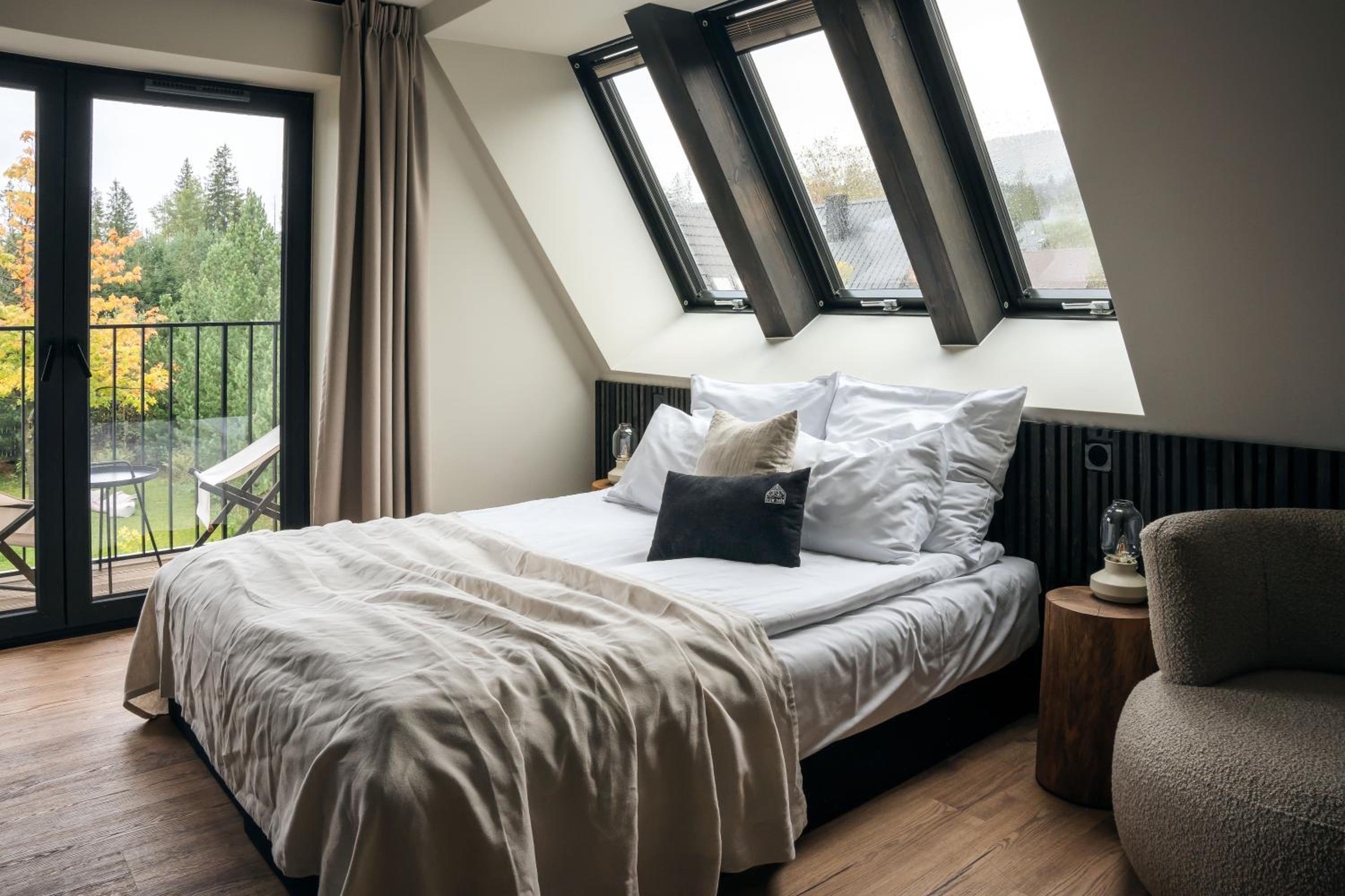 Double Room with Mountain View