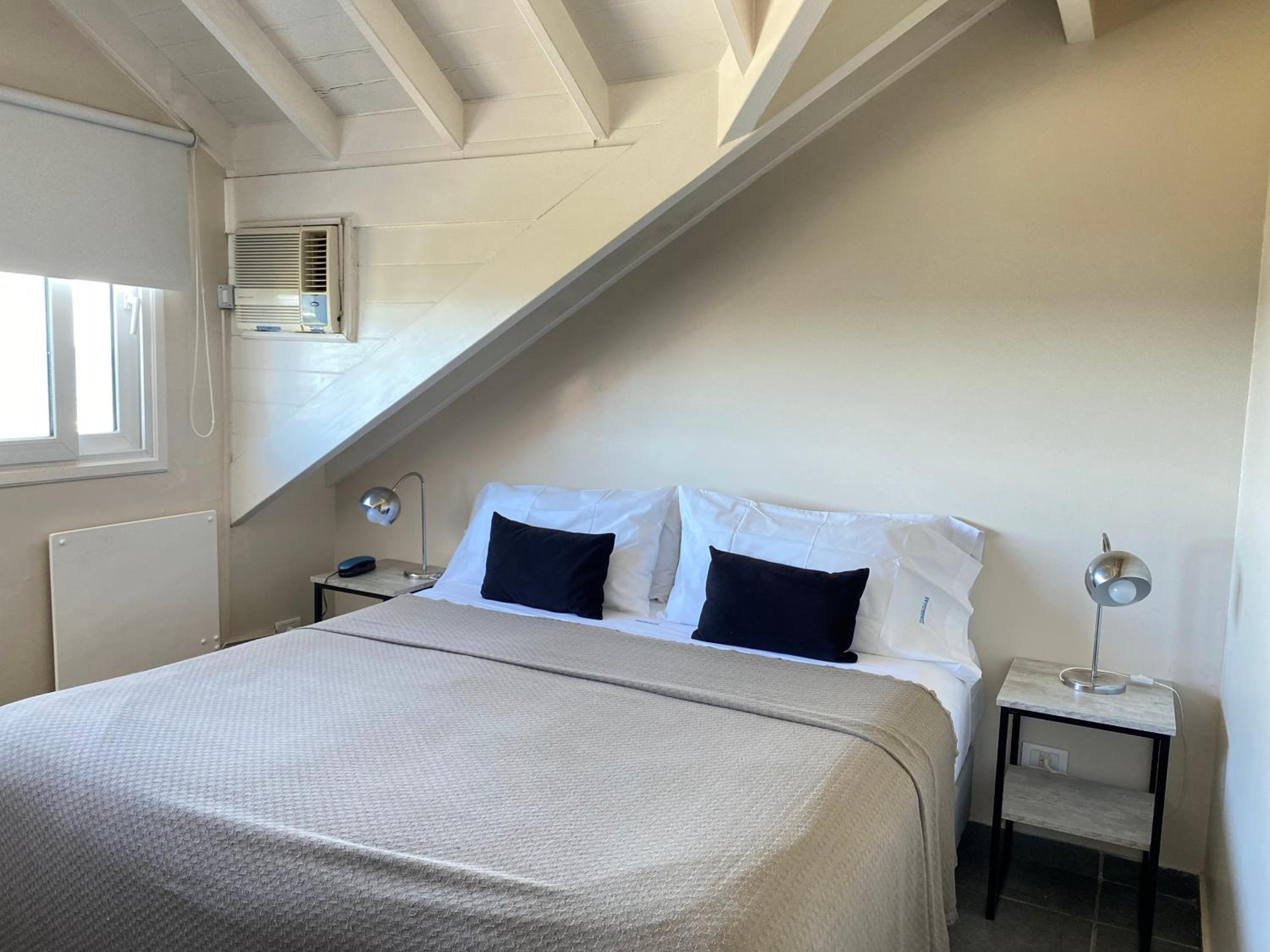 One-Bedroom Apartment (4 Adults)