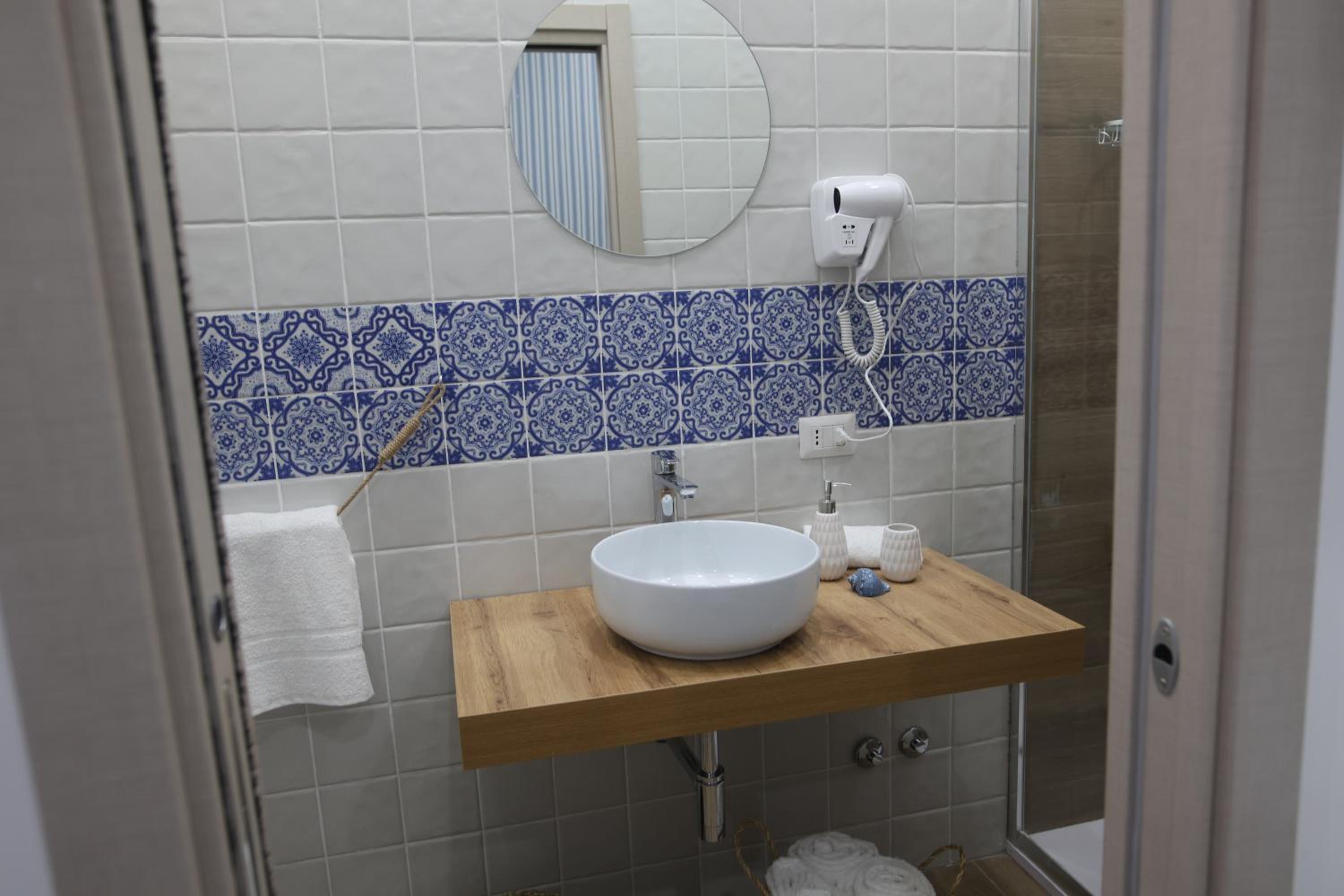 Double Room with Private Bathroom photo 2