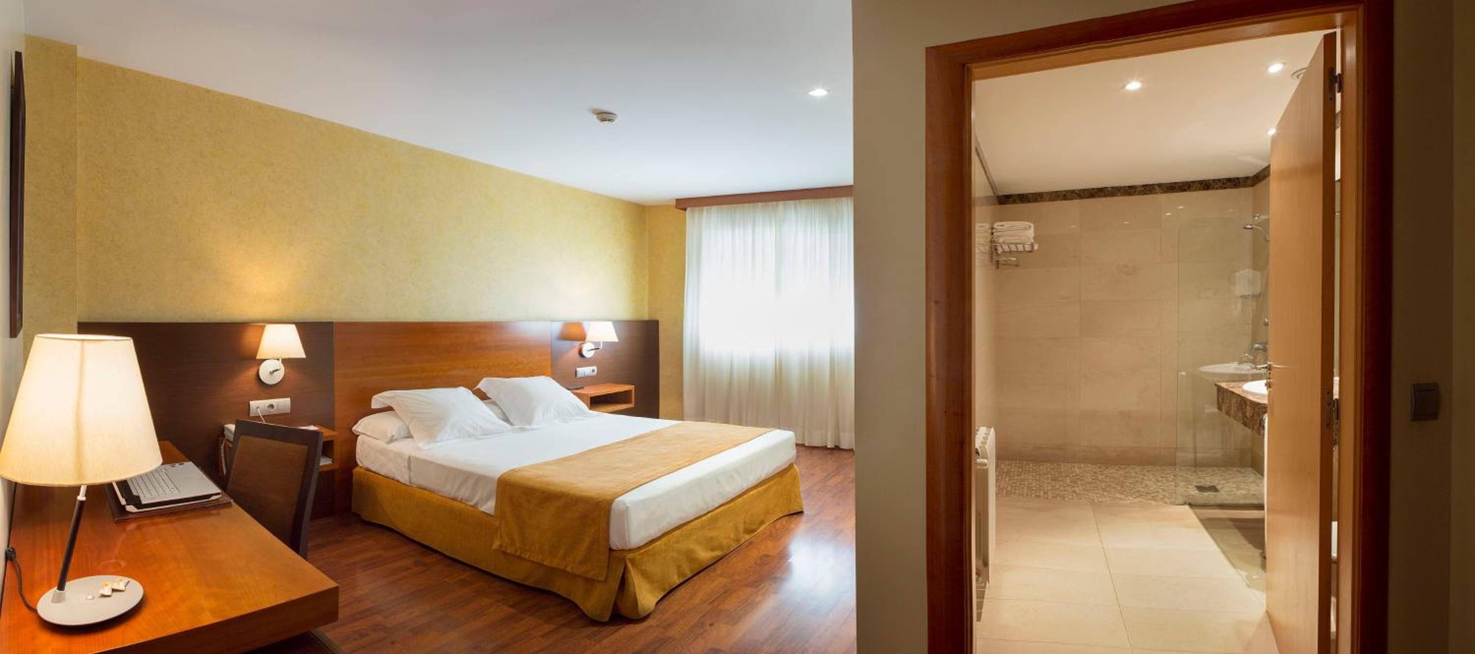 Double or Twin Room - Photo 7