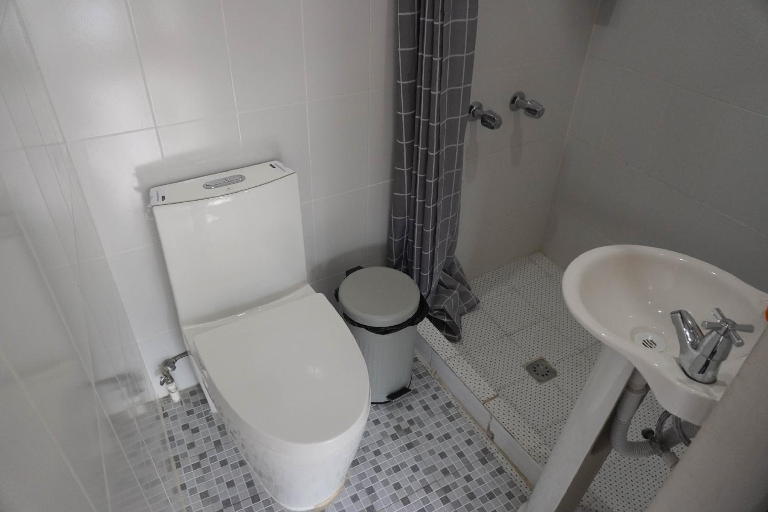 Double Room with Private Bathroom photo 2