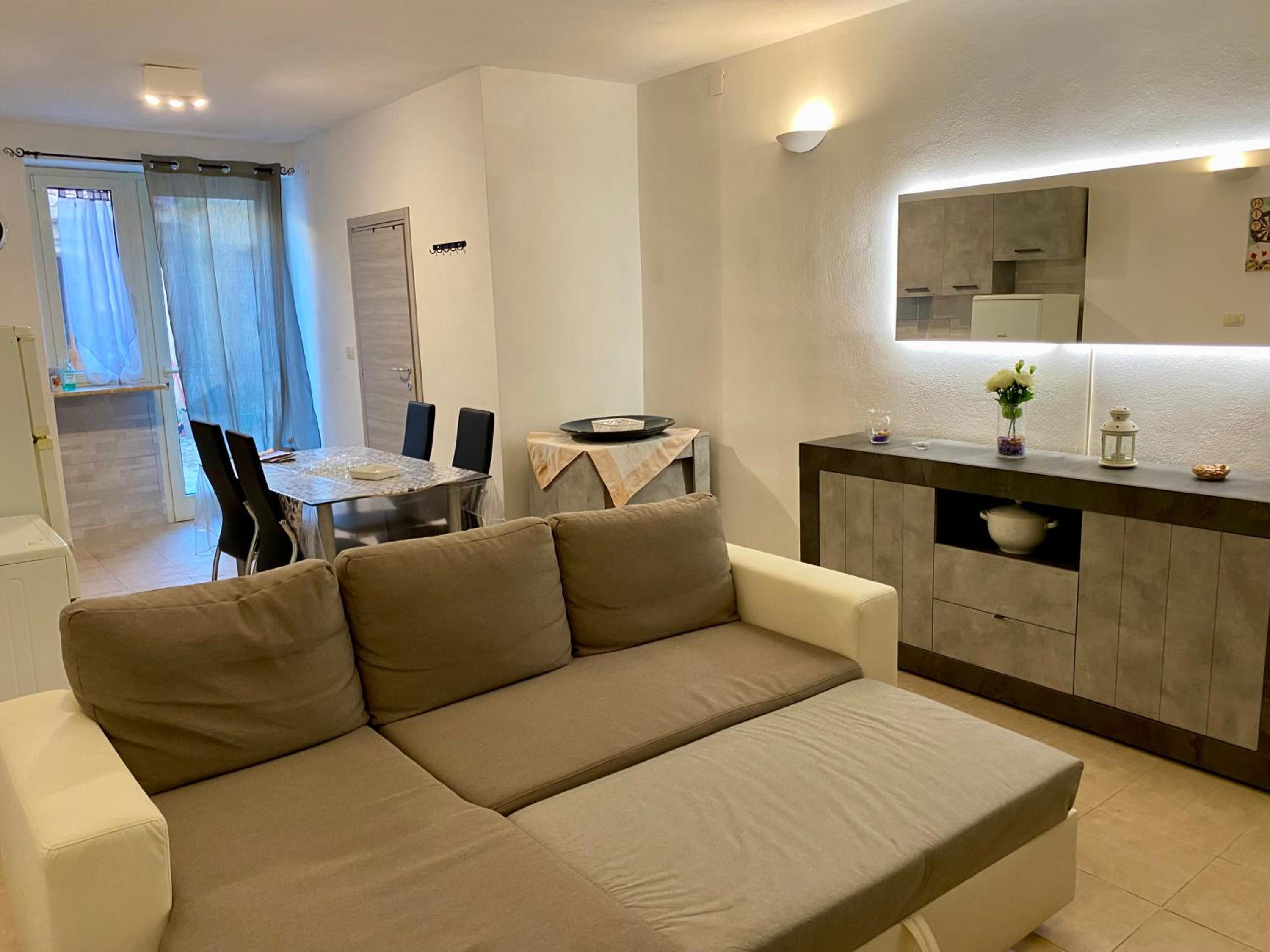 One-Bedroom Apartment photo 2