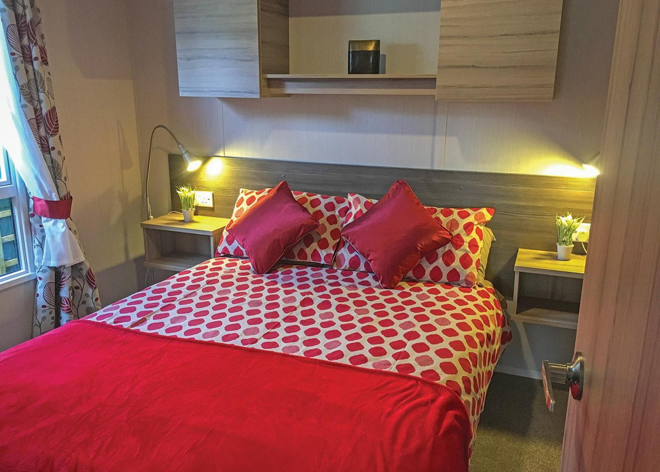 Two-Bedroom Mobile Home photo 3