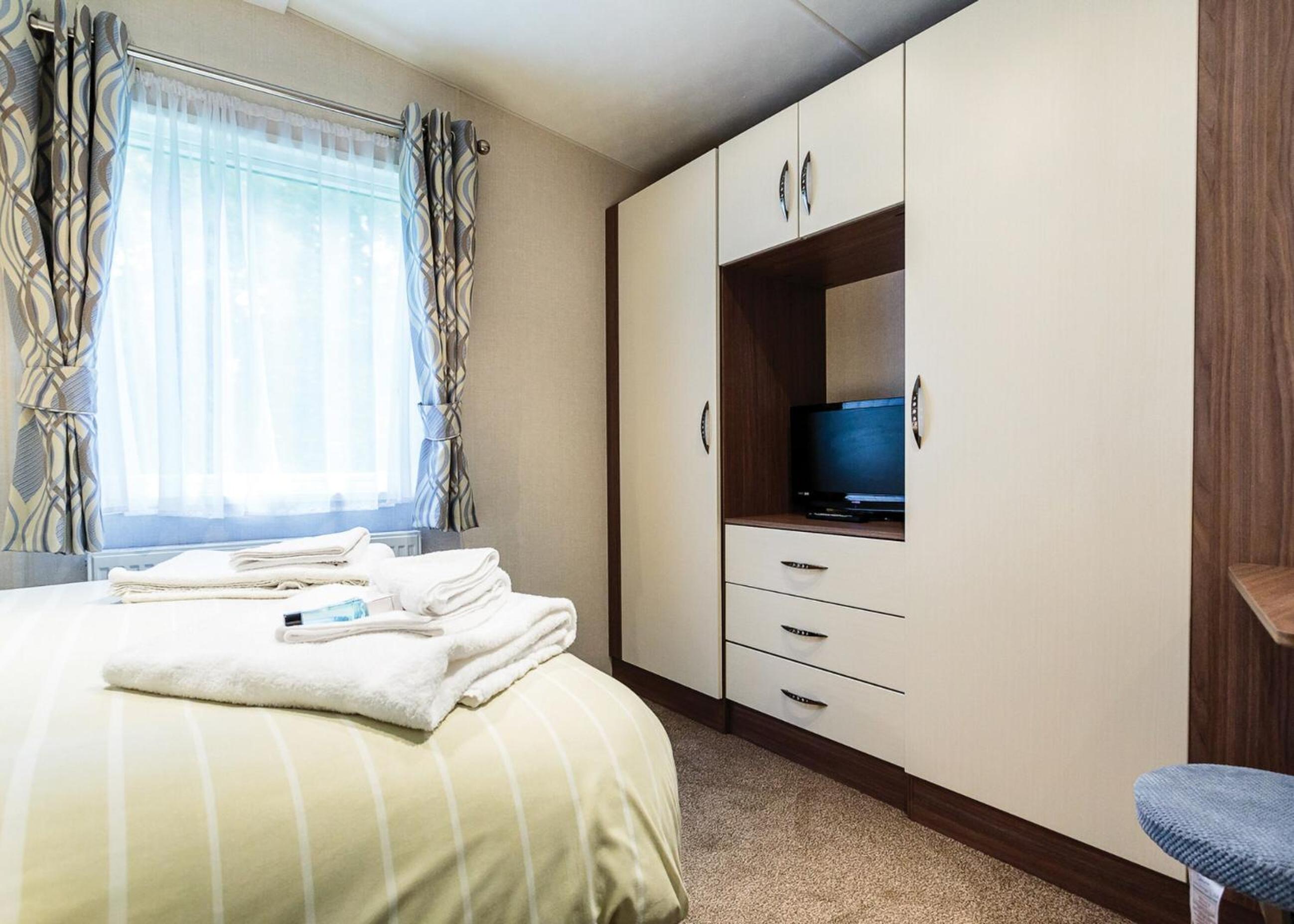 Mobile Home 4 photo 3