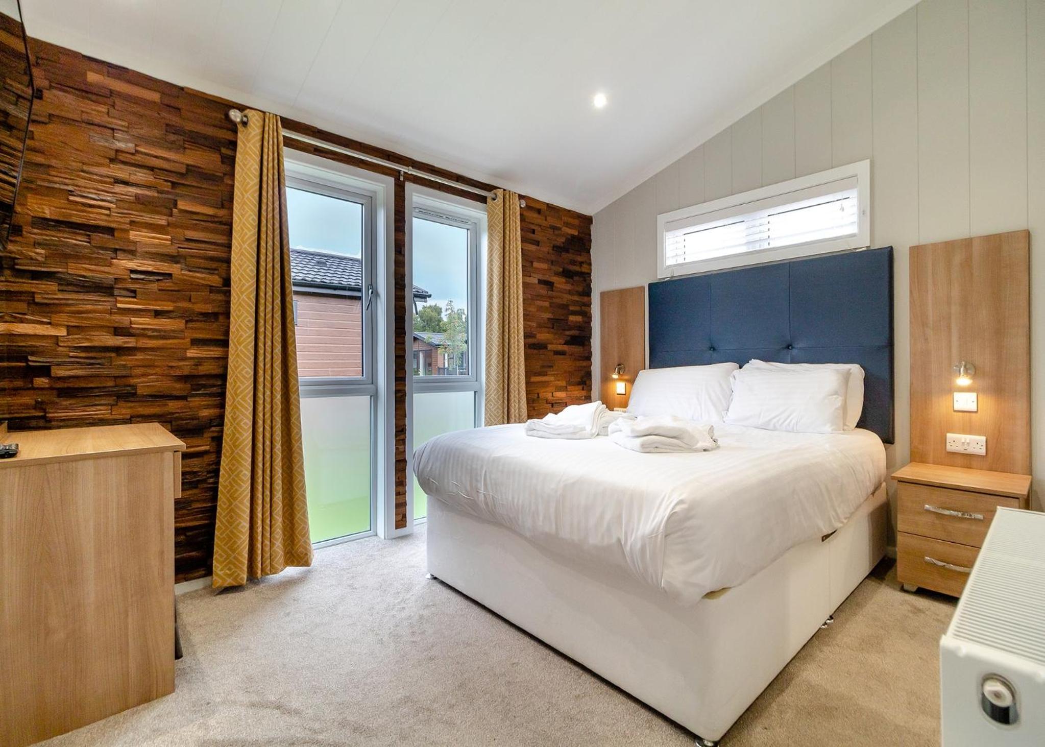 Five-Bedroom Lodge