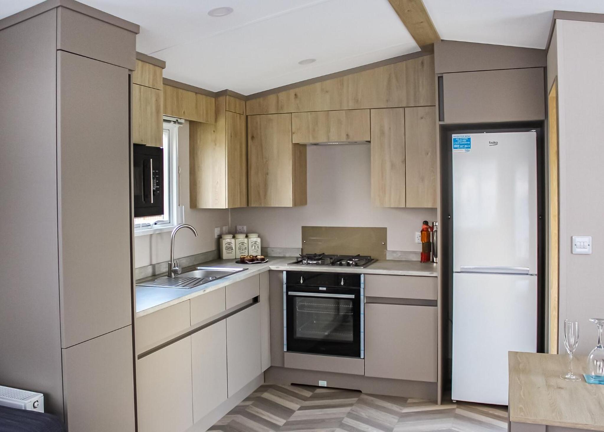 Mobile Home 2 photo 2