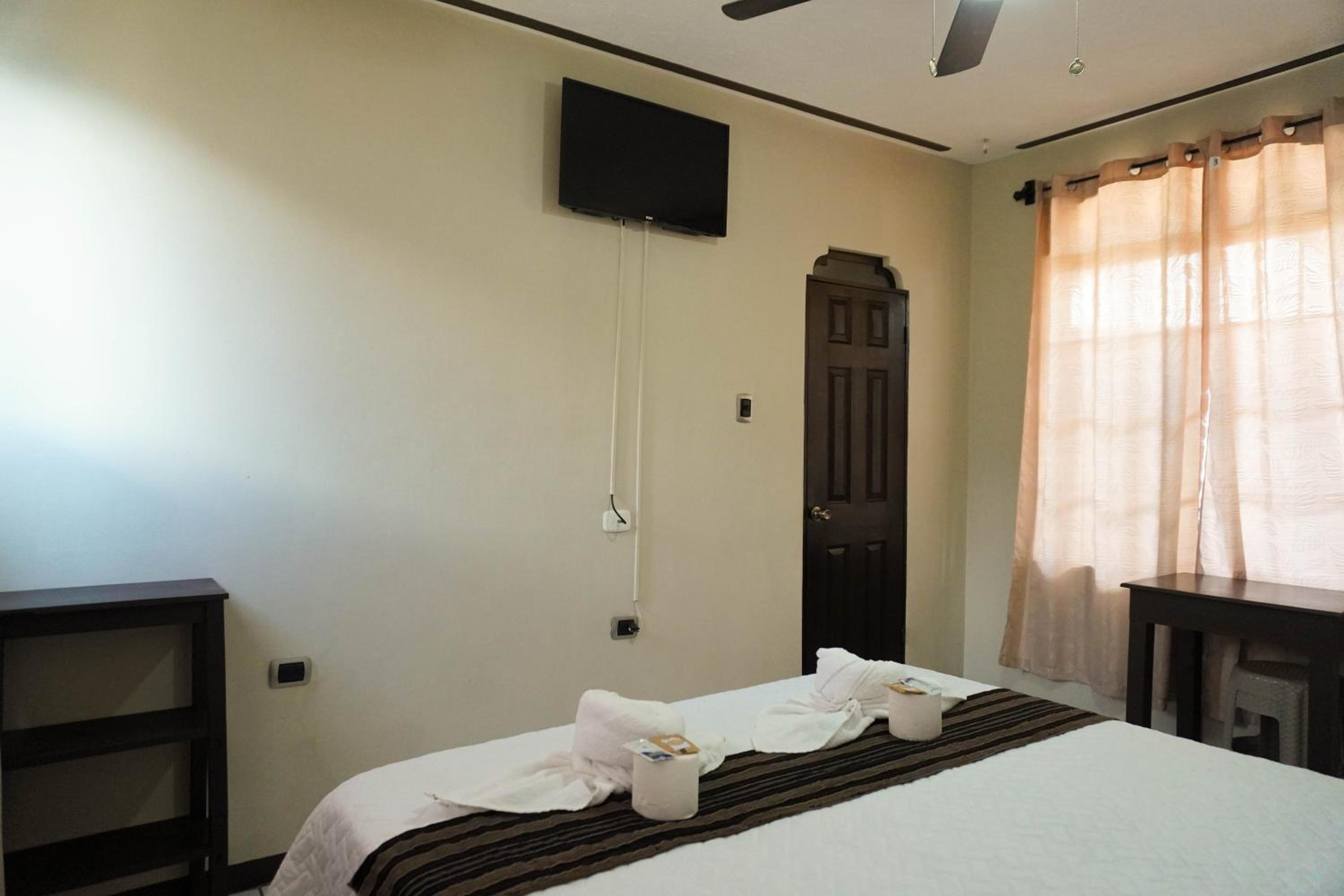 Double Room with Private Bathroom photo 3