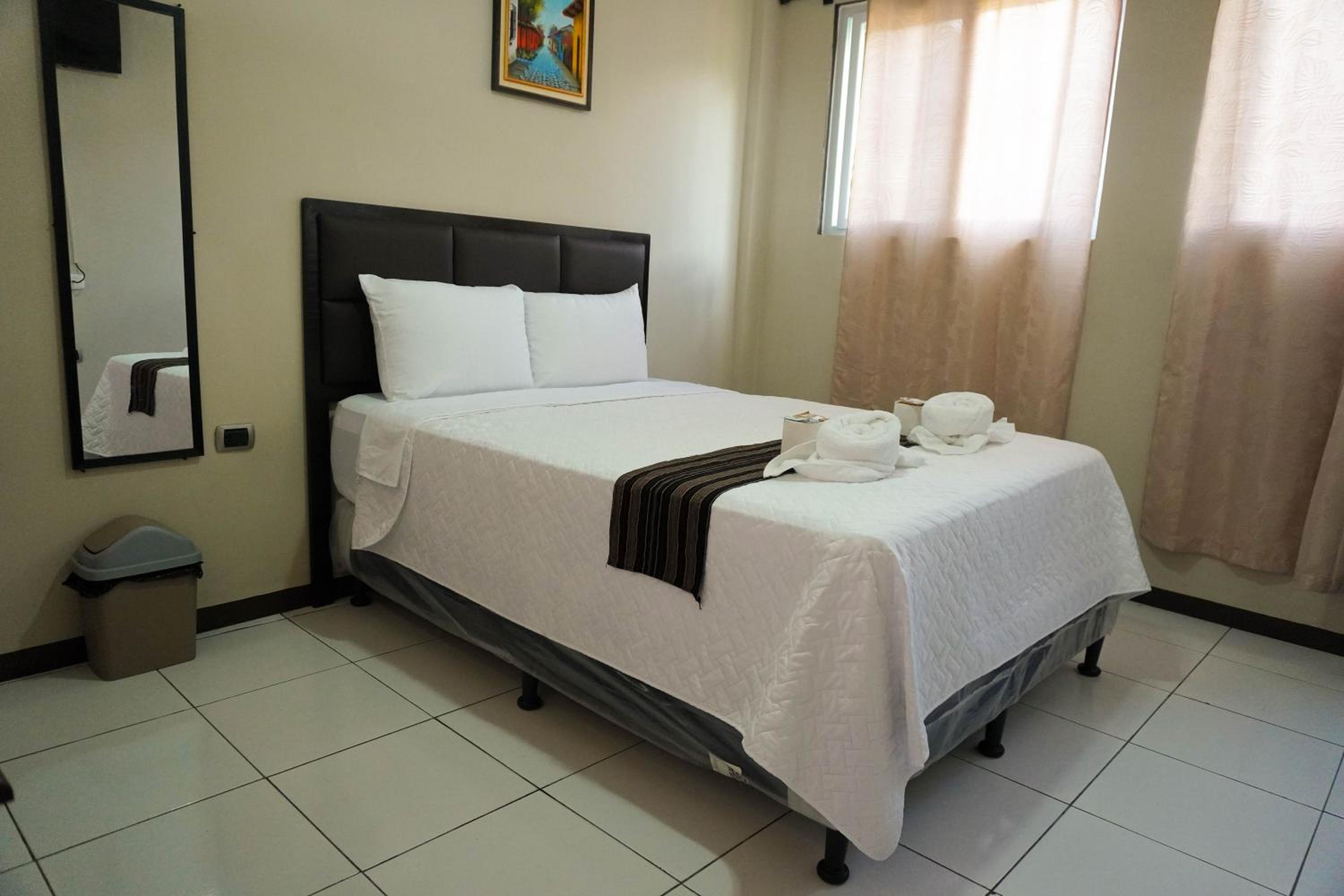Double Room with Private Bathroom photo 1