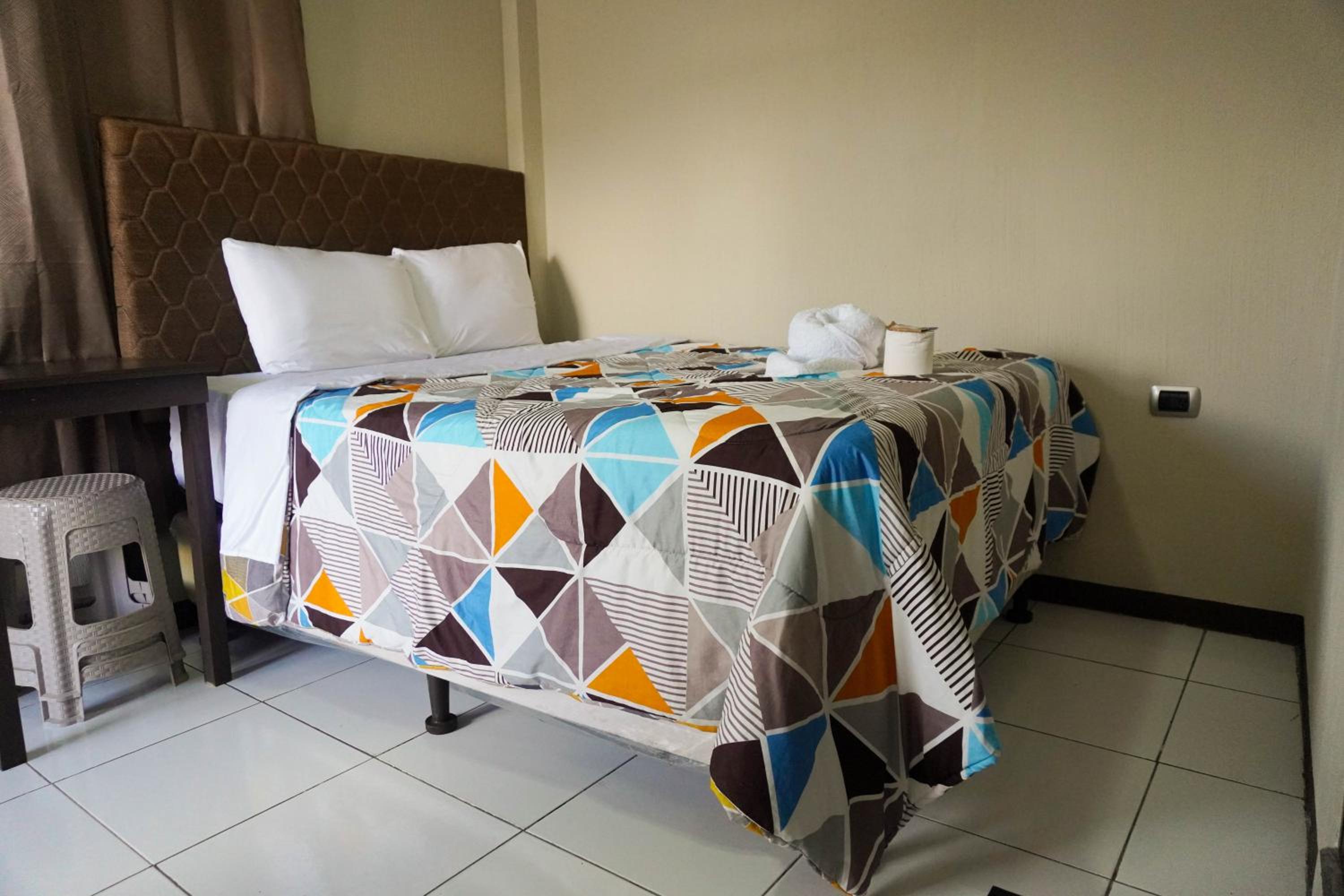 Twin Room with Private Bathroom photo 1