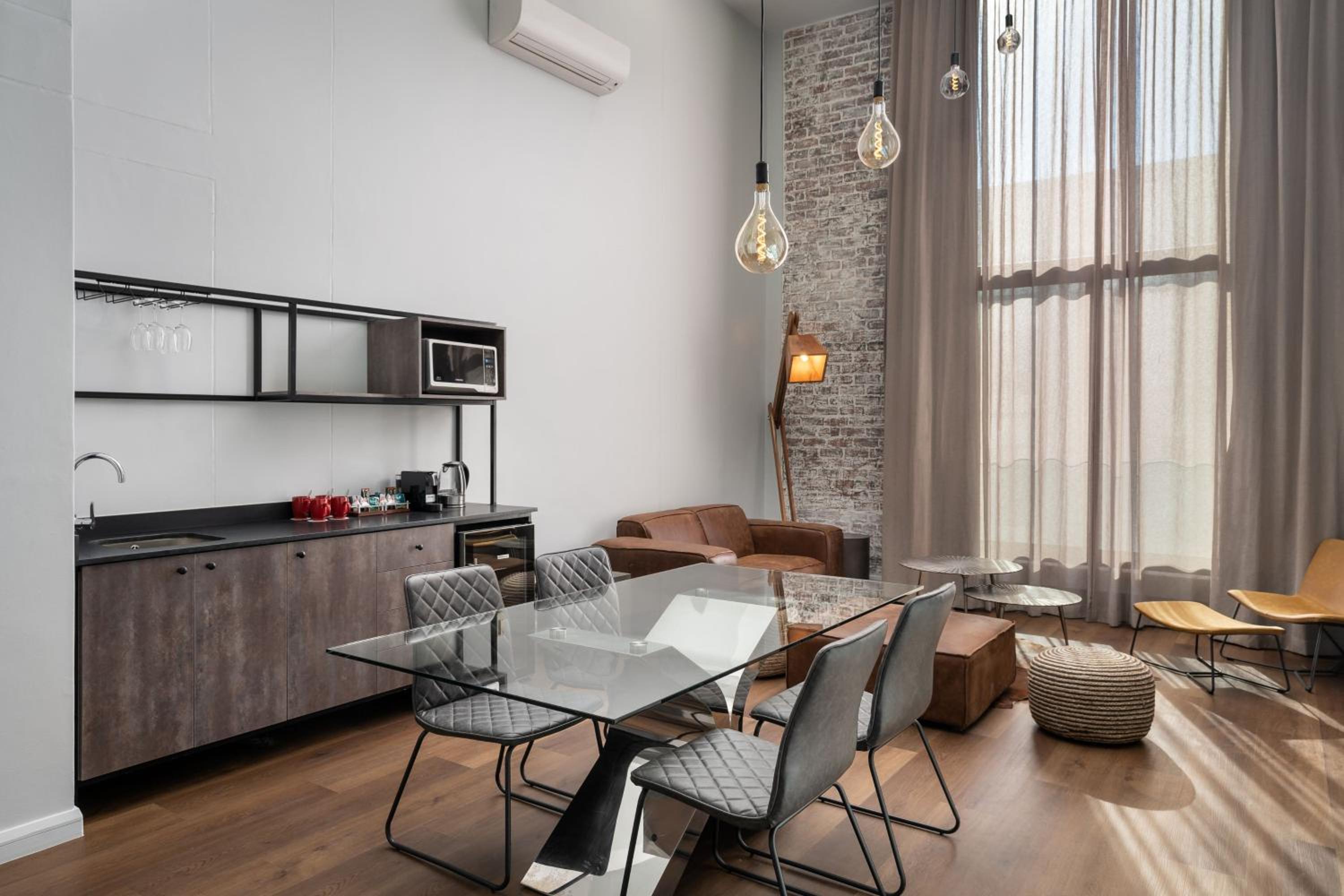 2 Bedroom Bi-level Loft  - Photo 6