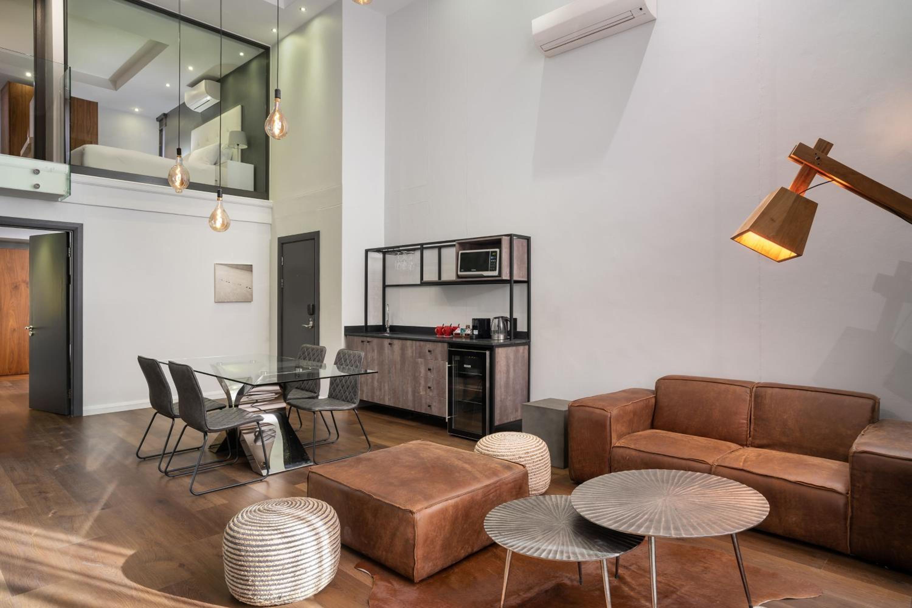 2 Bedroom Bi-level Loft  - Photo 4