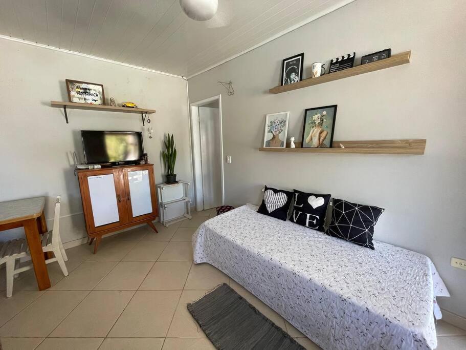 One-Bedroom House photo 1