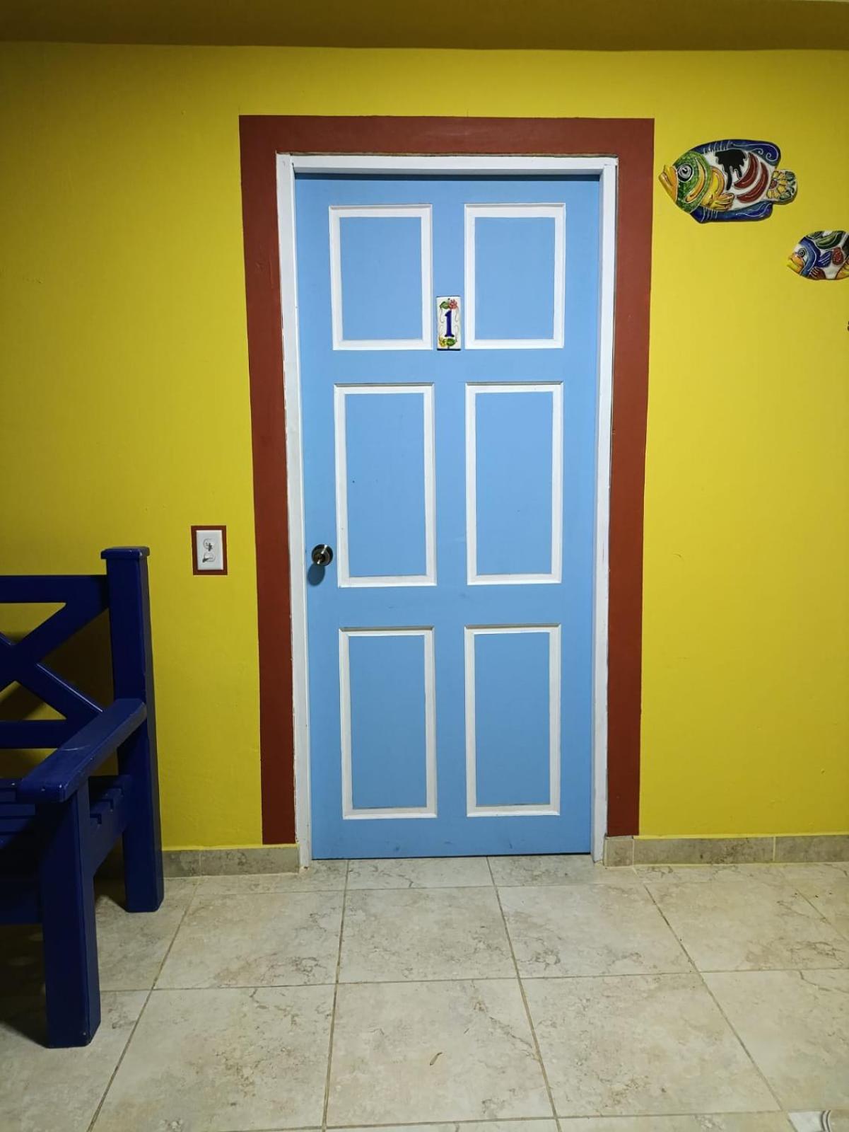 Family Room with Private Bathroom photo 2