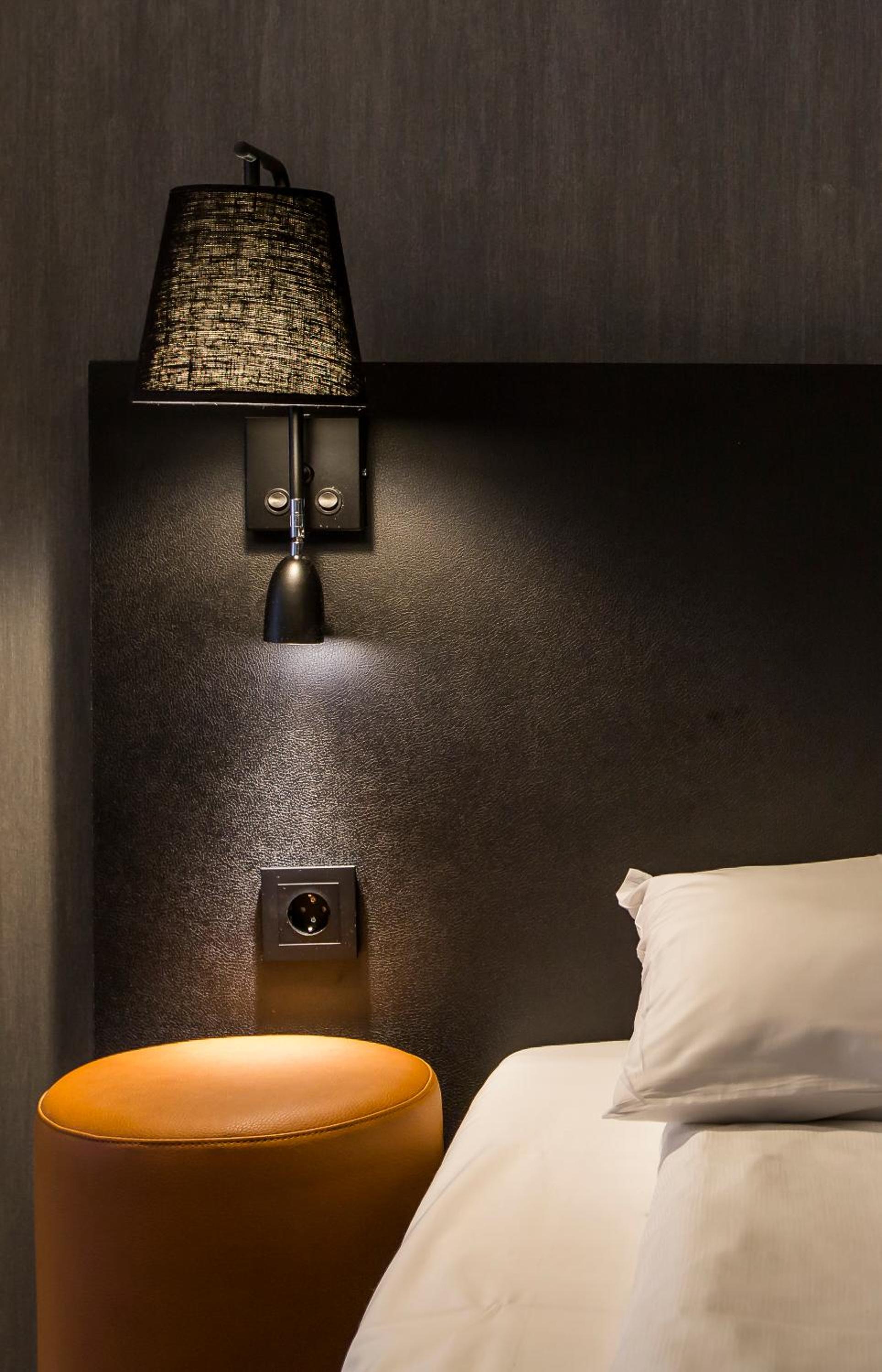 Superior Double Room thumbnail 5
