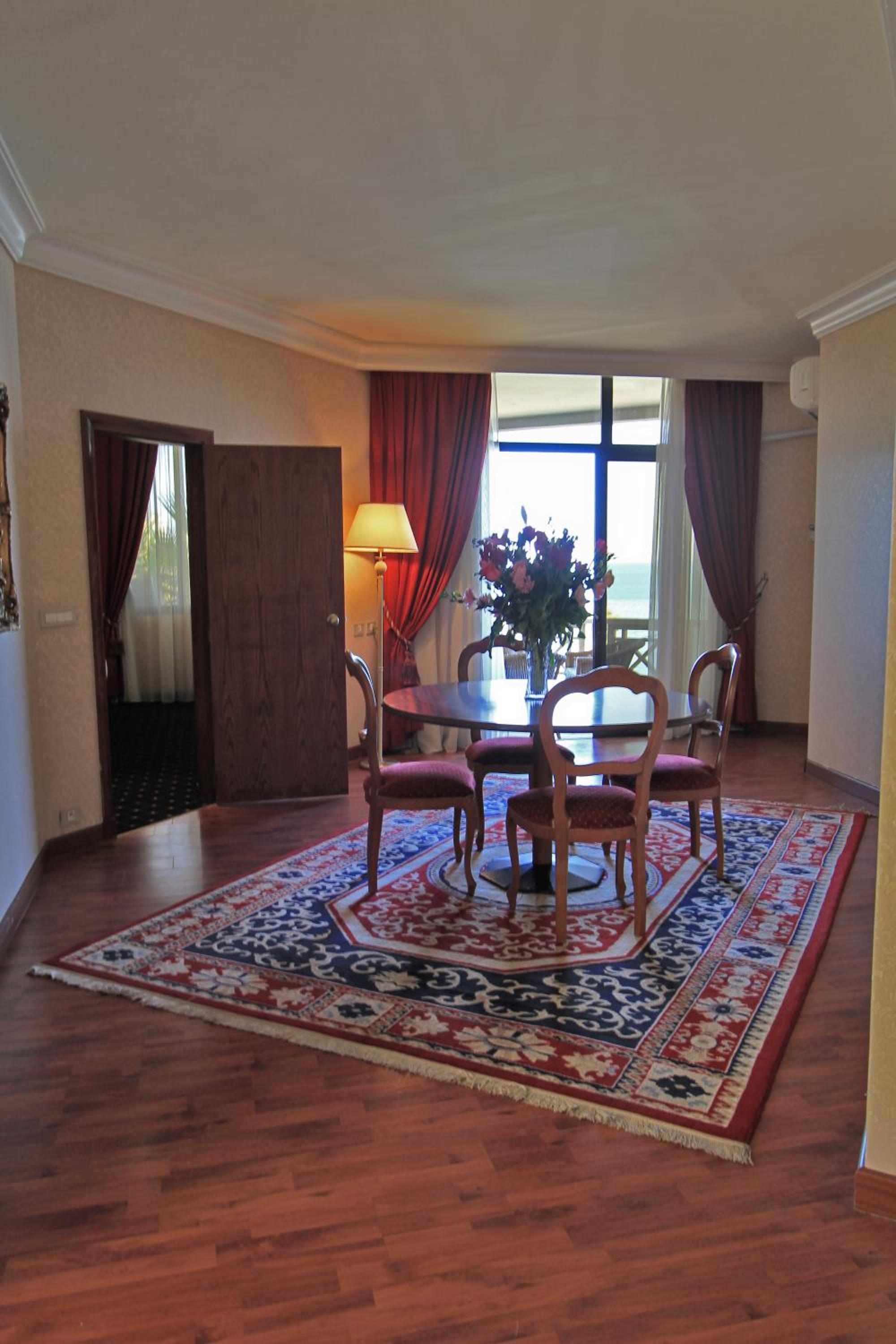 Presidential Suite photo 2