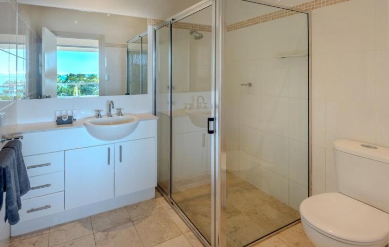 Two-Bedroom Apartment - Blue Water Views 05  photo 3