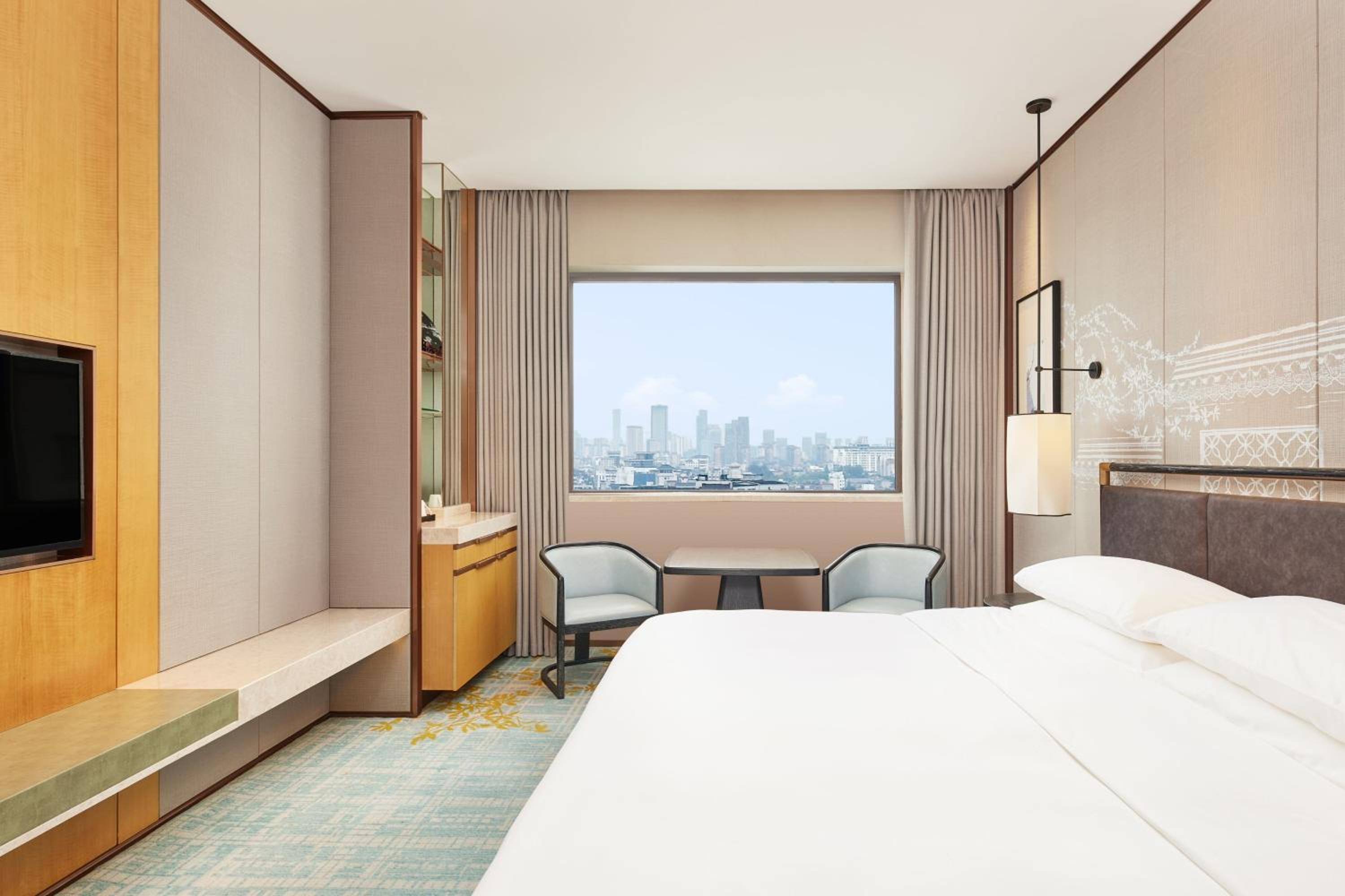 Comfortable King Room photo 1