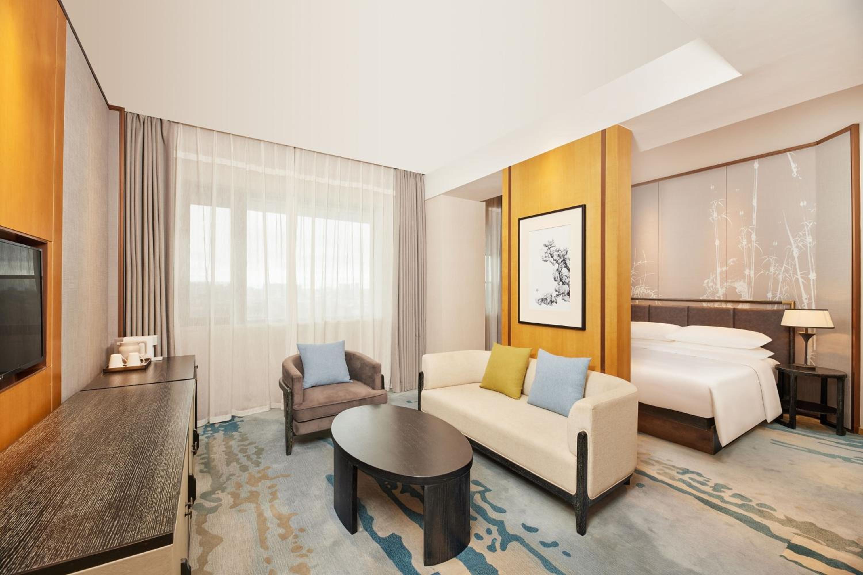 One-Bedroom King Suite  photo 1